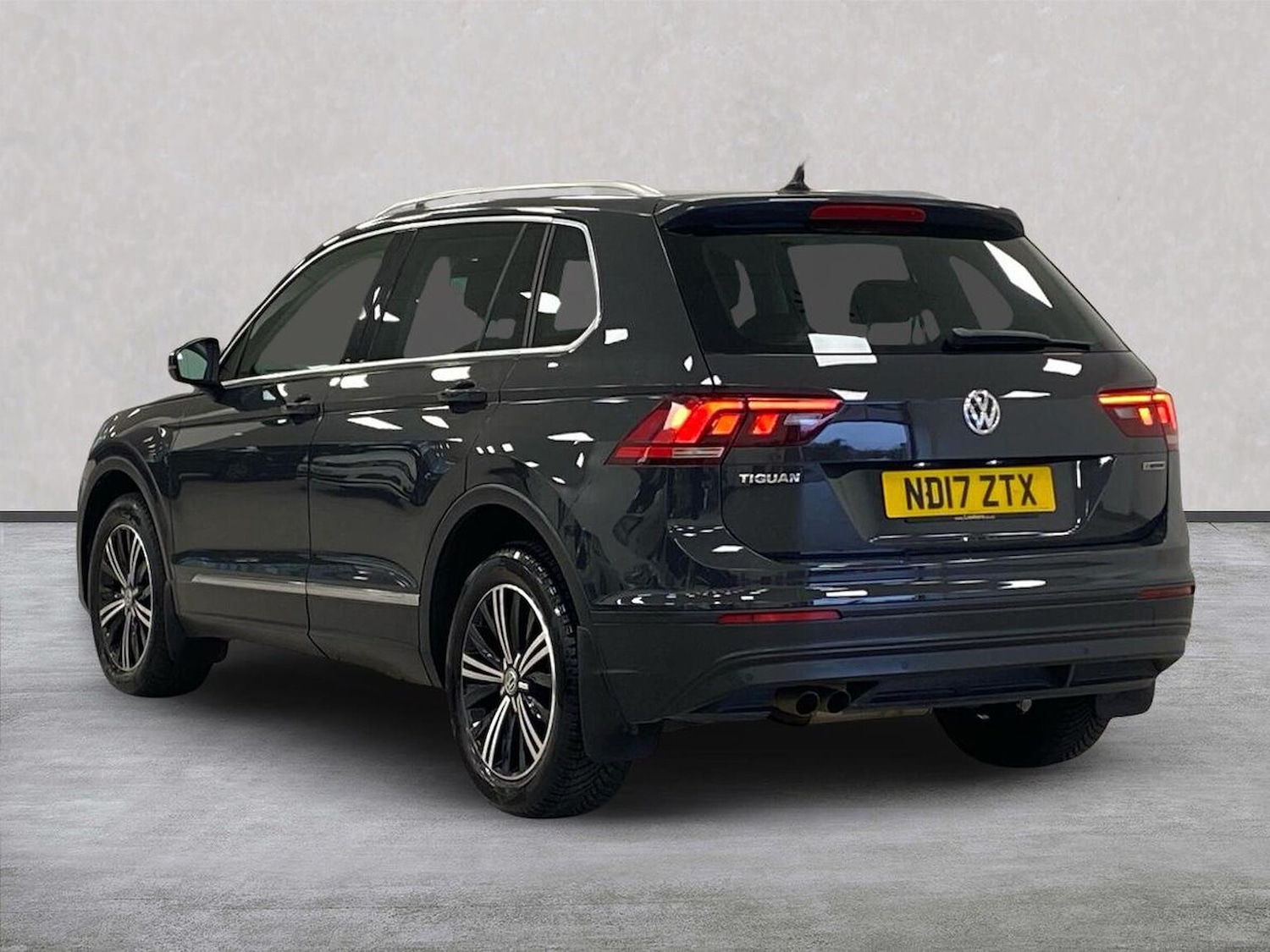 Used Volkswagen Tiguan 2017 for sale - 76310150: Photo 2