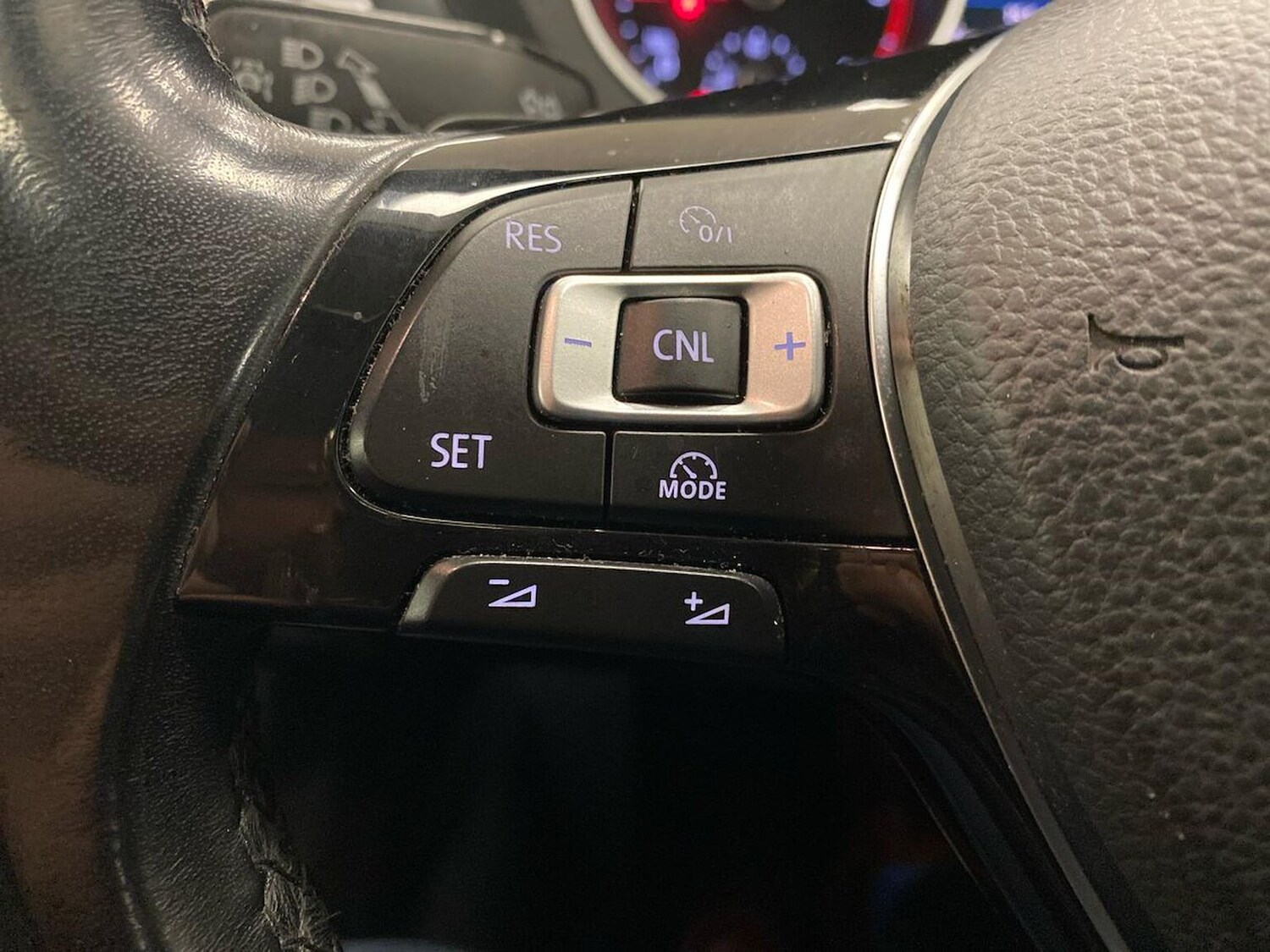 Used Volkswagen Tiguan 2017 for sale - 76310150: Photo 25