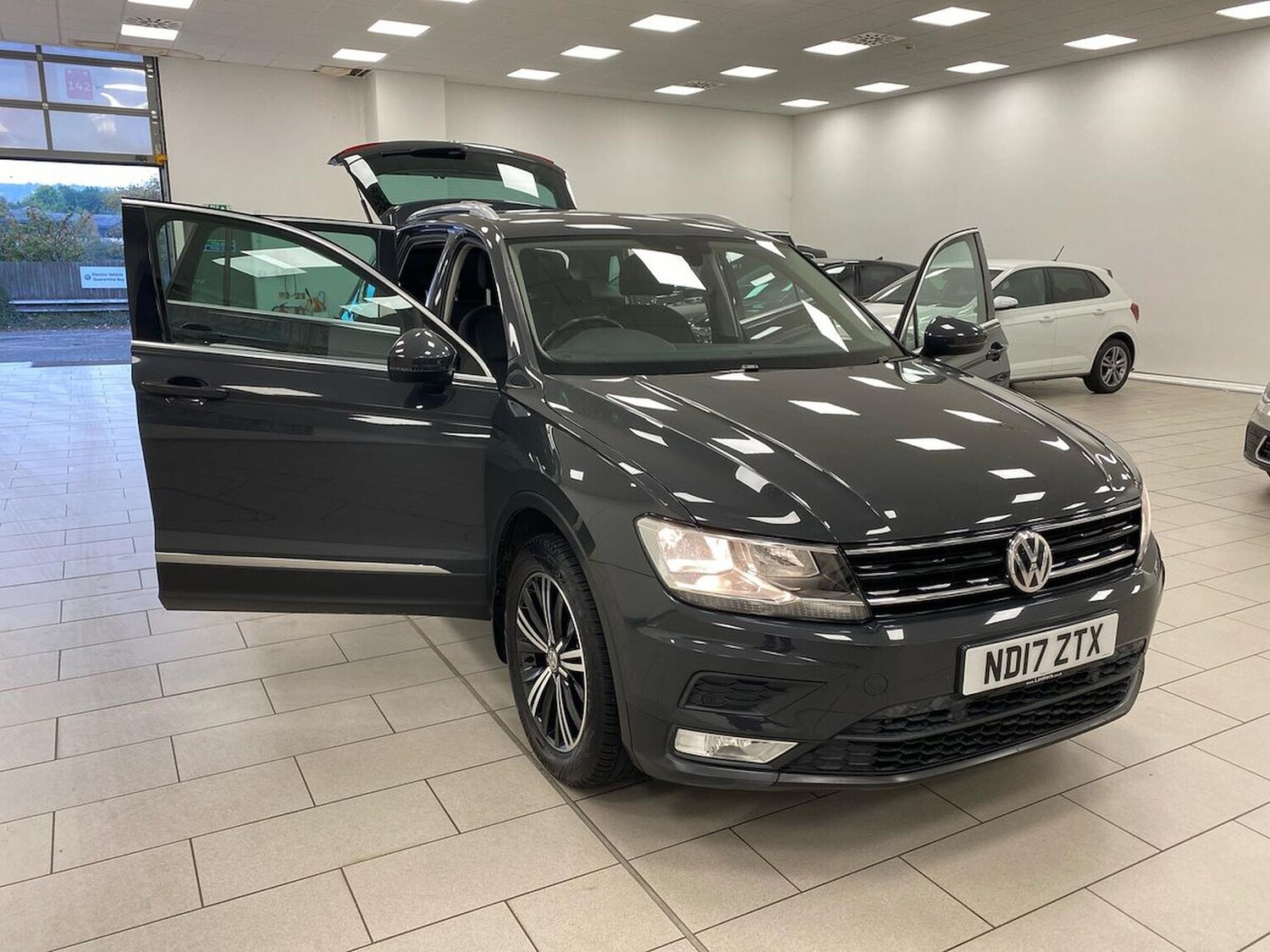 Used Volkswagen Tiguan 2017 for sale - 76310150: Photo 30