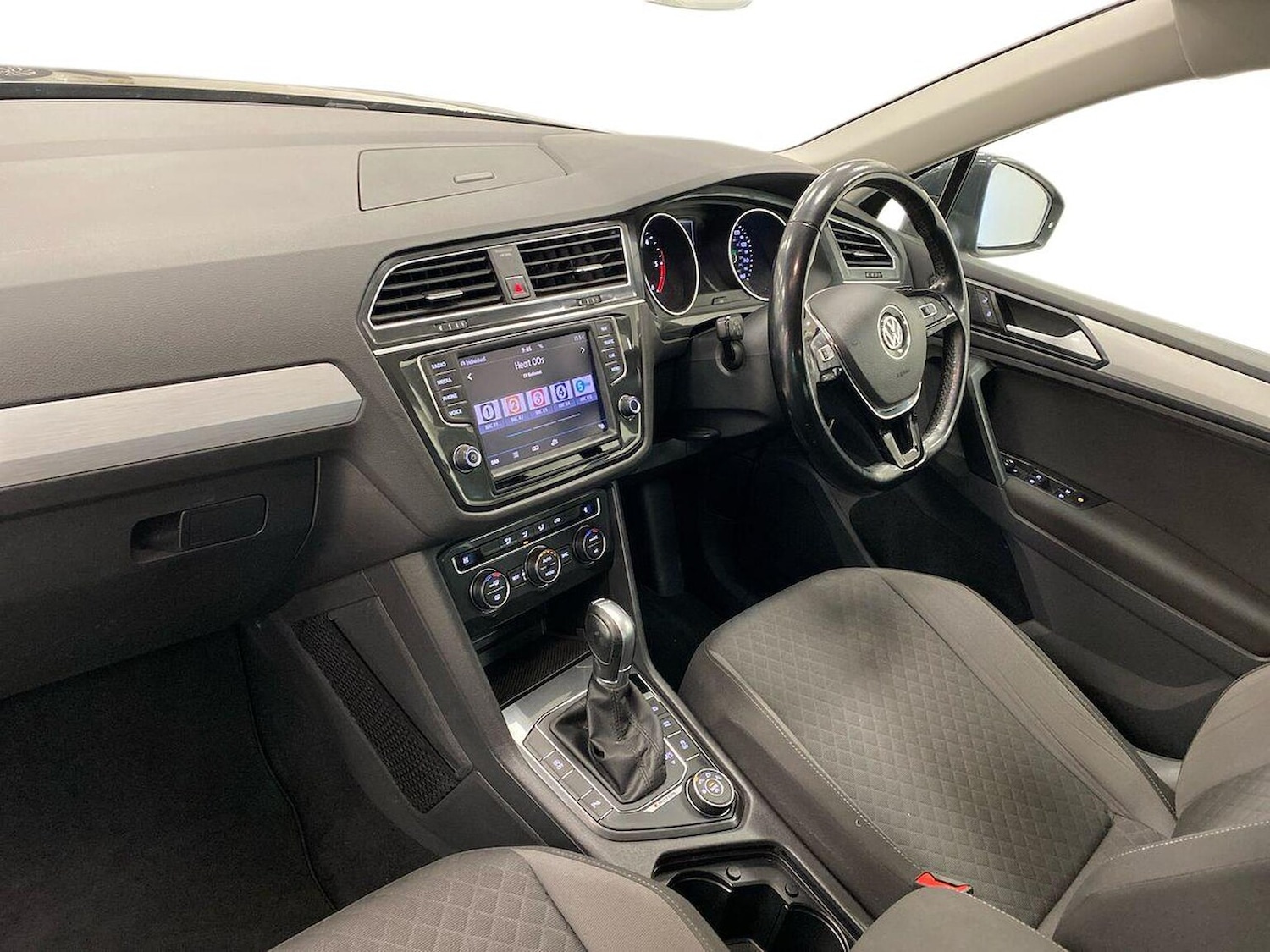 Used Volkswagen Tiguan 2017 for sale - 76310150: Photo 7