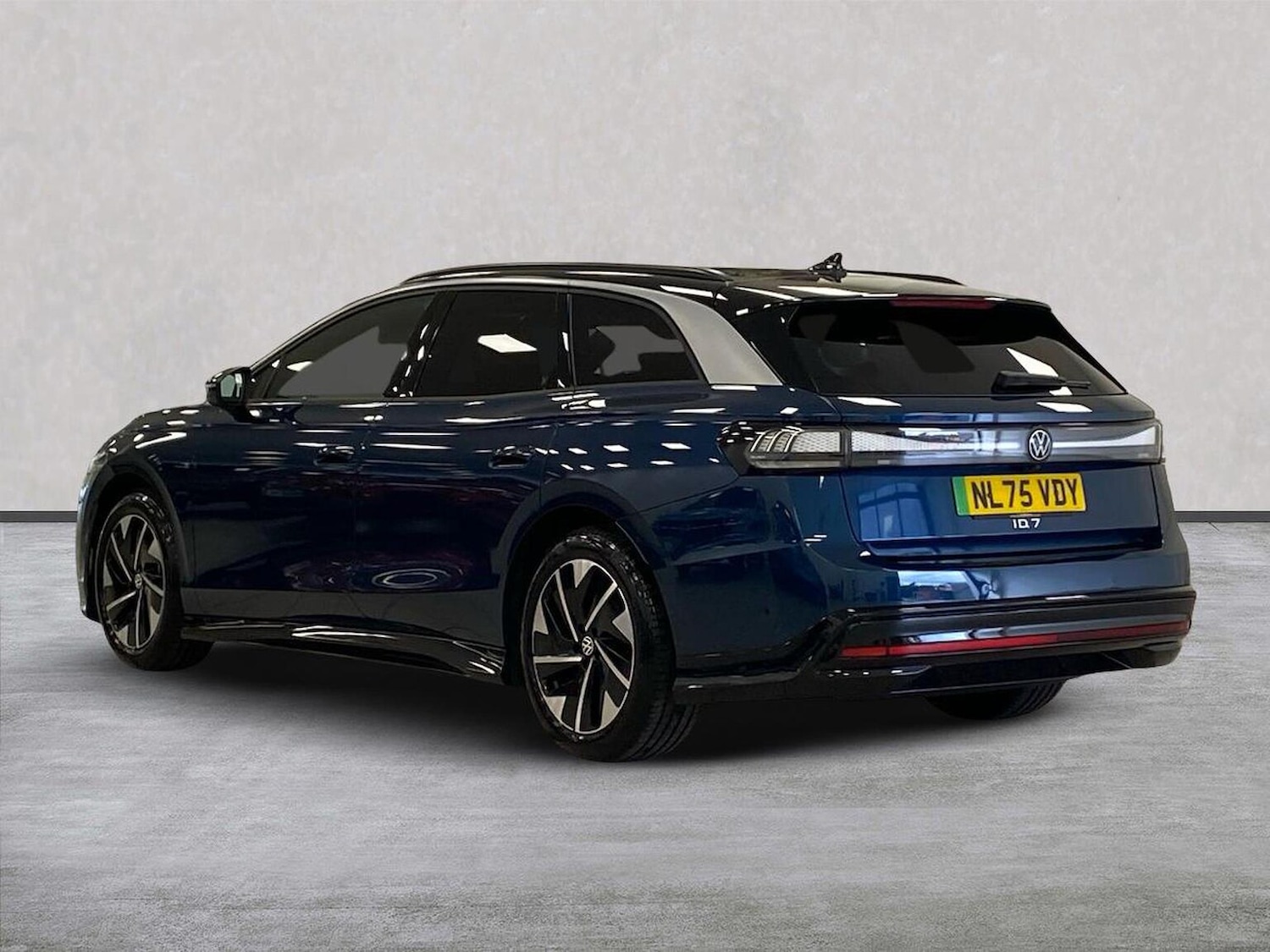 Used Volkswagen ID7 2025 for sale - 76149422: Photo 2