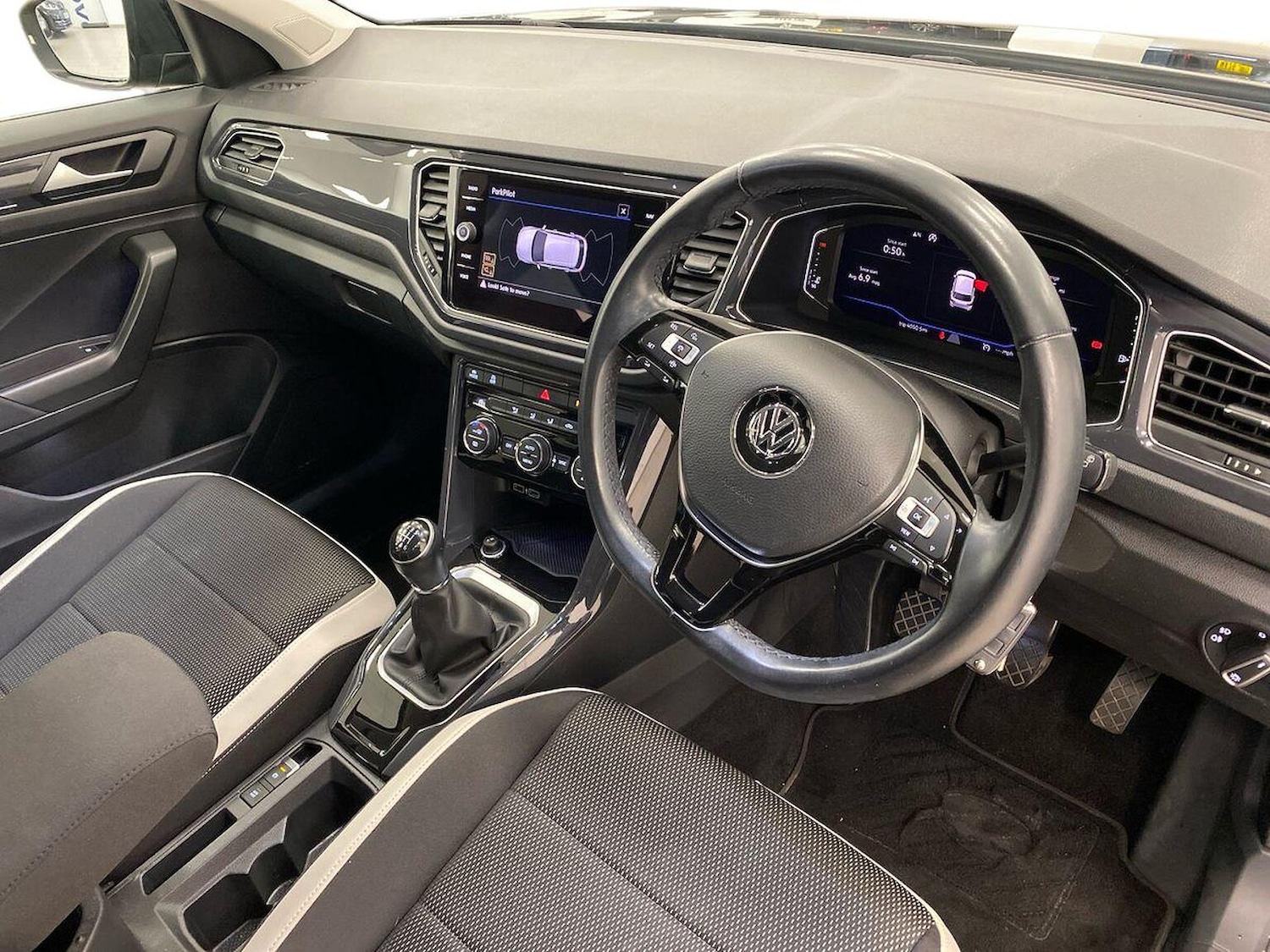 Used Volkswagen T-Roc 2019 for sale - 76310152: Photo 15