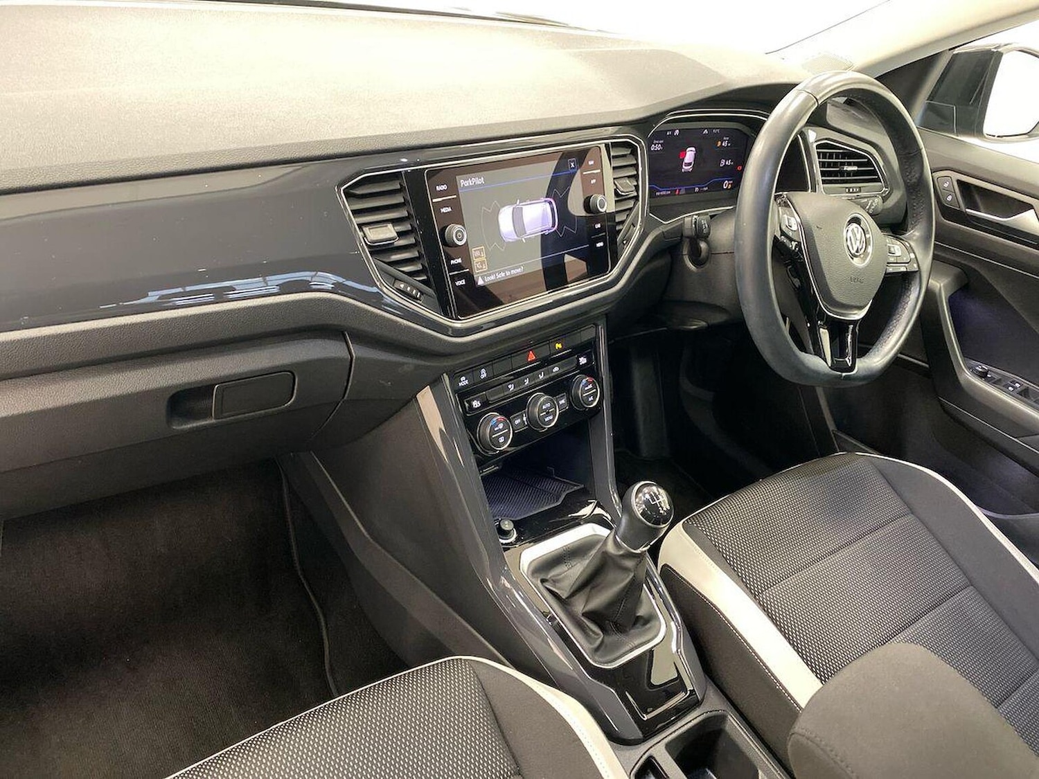 Used Volkswagen T-Roc 2019 for sale - 76310152: Photo 7