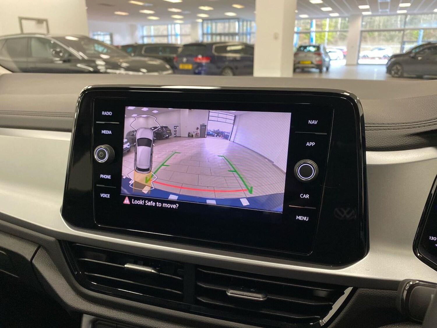 Used Volkswagen T-Roc 2025 for sale - 77487420: Photo 23