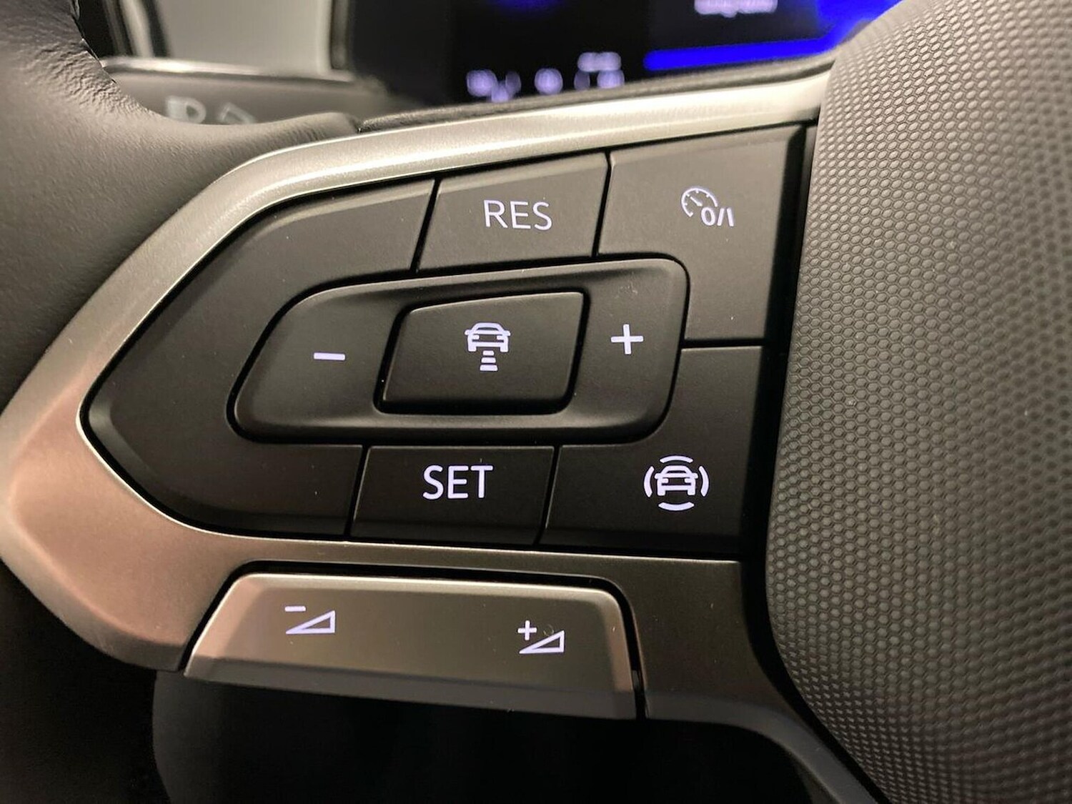 Used Volkswagen T-Roc 2025 for sale - 77487420: Photo 27