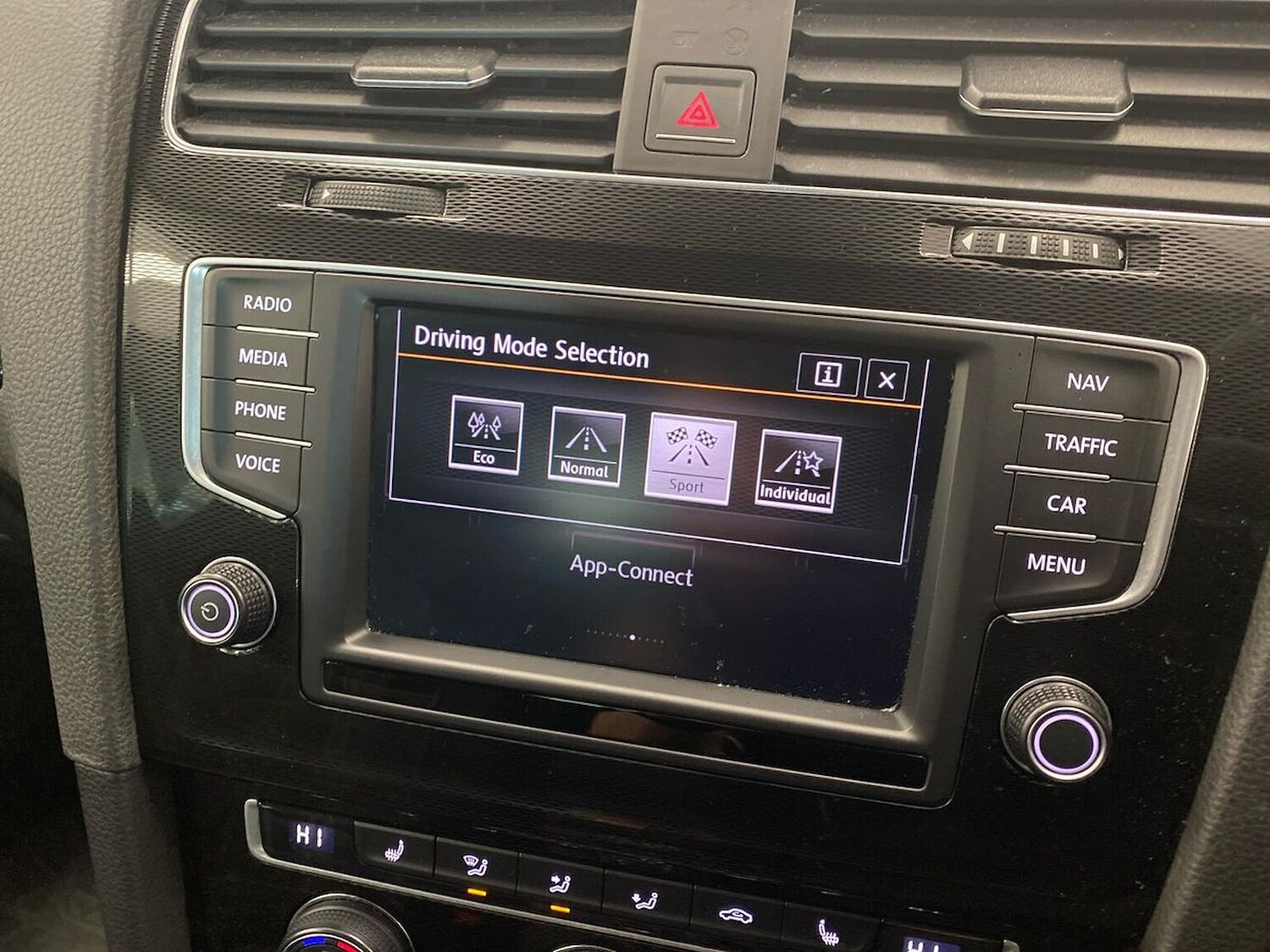 Used Volkswagen Golf 2016 for sale - 76651216: Photo 28