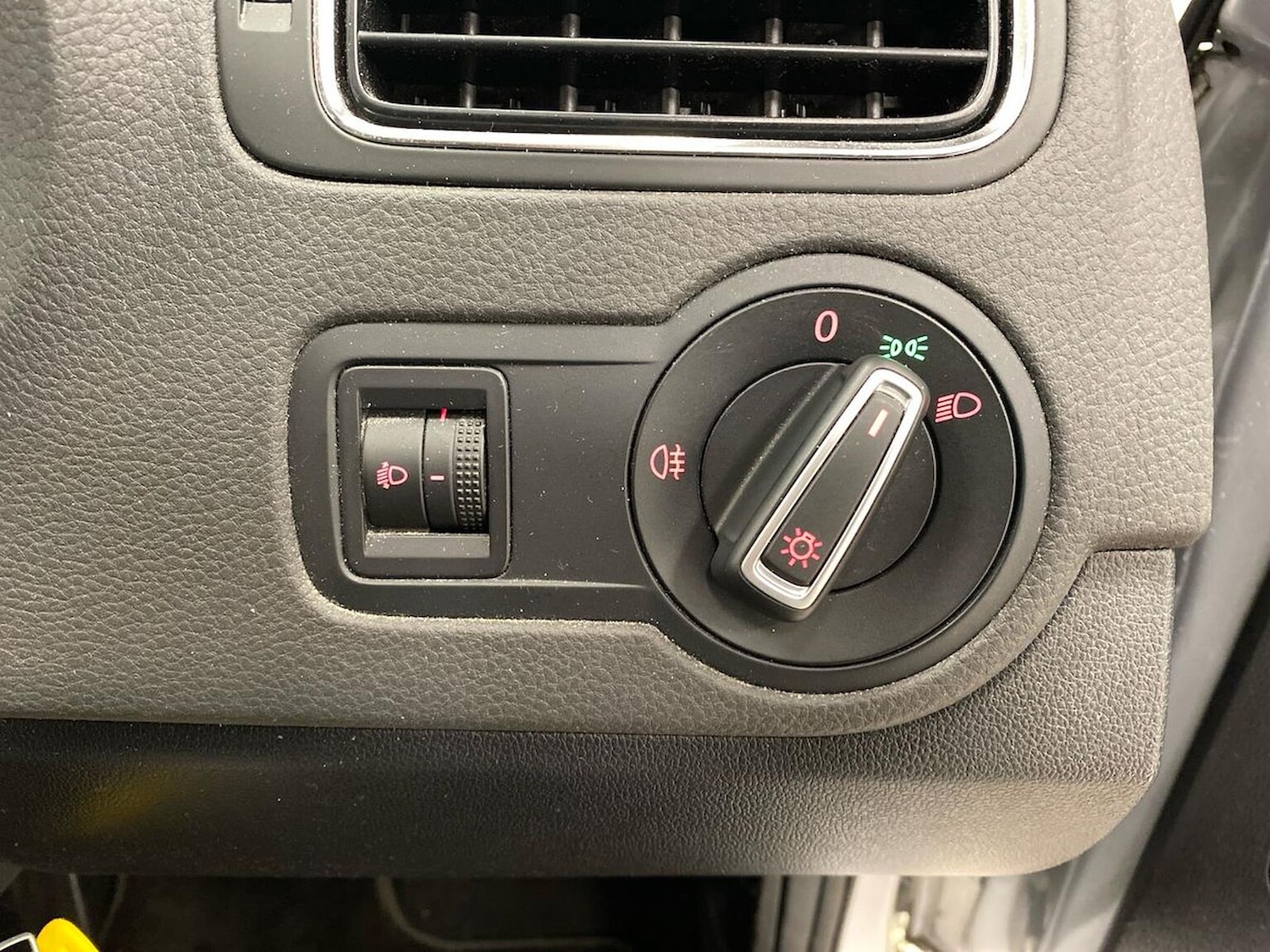 Used Volkswagen Polo 2014 for sale - 76638870: Photo 22