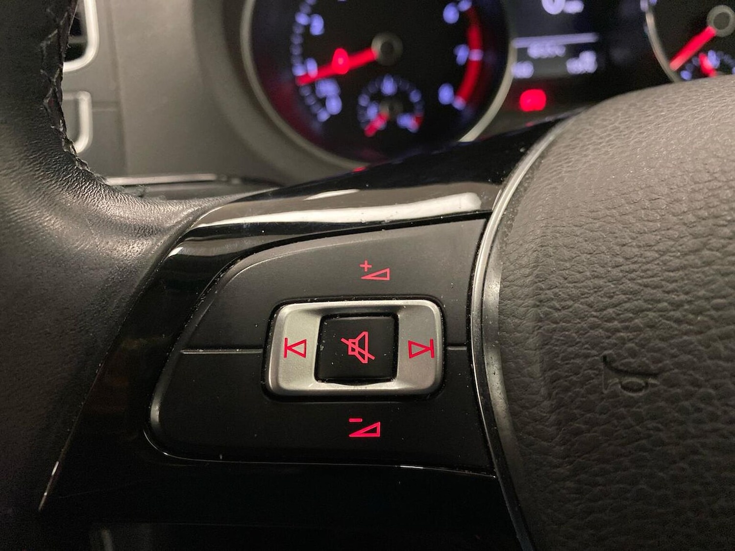 Used Volkswagen Polo 2014 for sale - 76638870: Photo 27