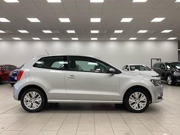 Used Volkswagen Polo 2014 for sale - 76638870: Photo