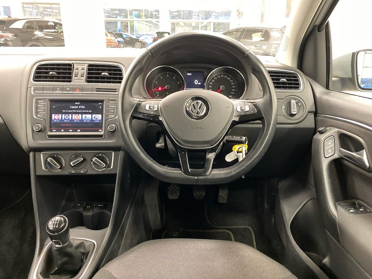 Used Volkswagen Polo 2014 for sale - 76638870: Photo 9