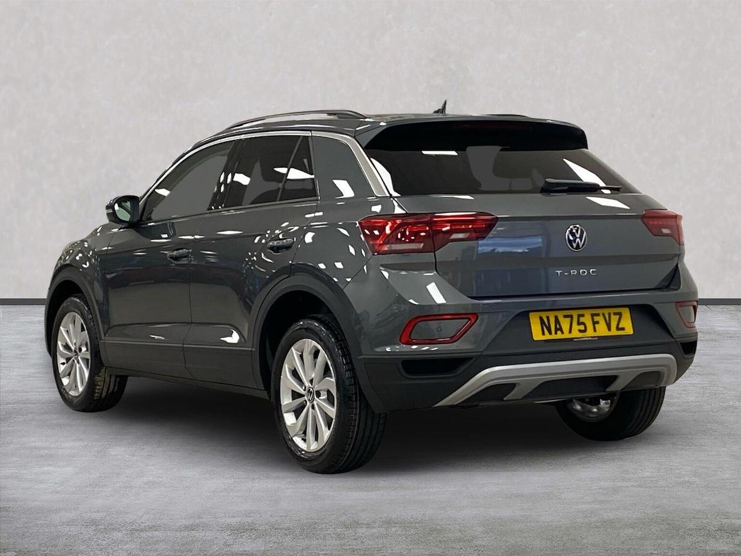 Used Volkswagen T-Roc 2025 for sale - 76193247: Photo 2
