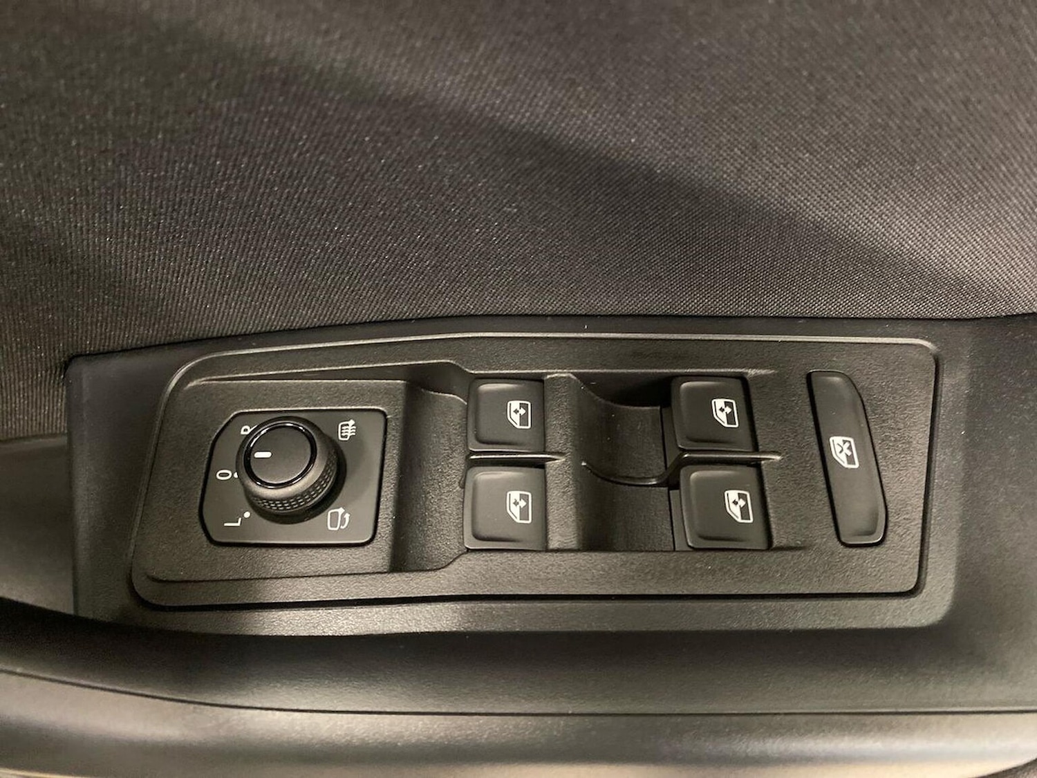 Used Volkswagen T-Roc 2025 for sale - 76193247: Photo 21