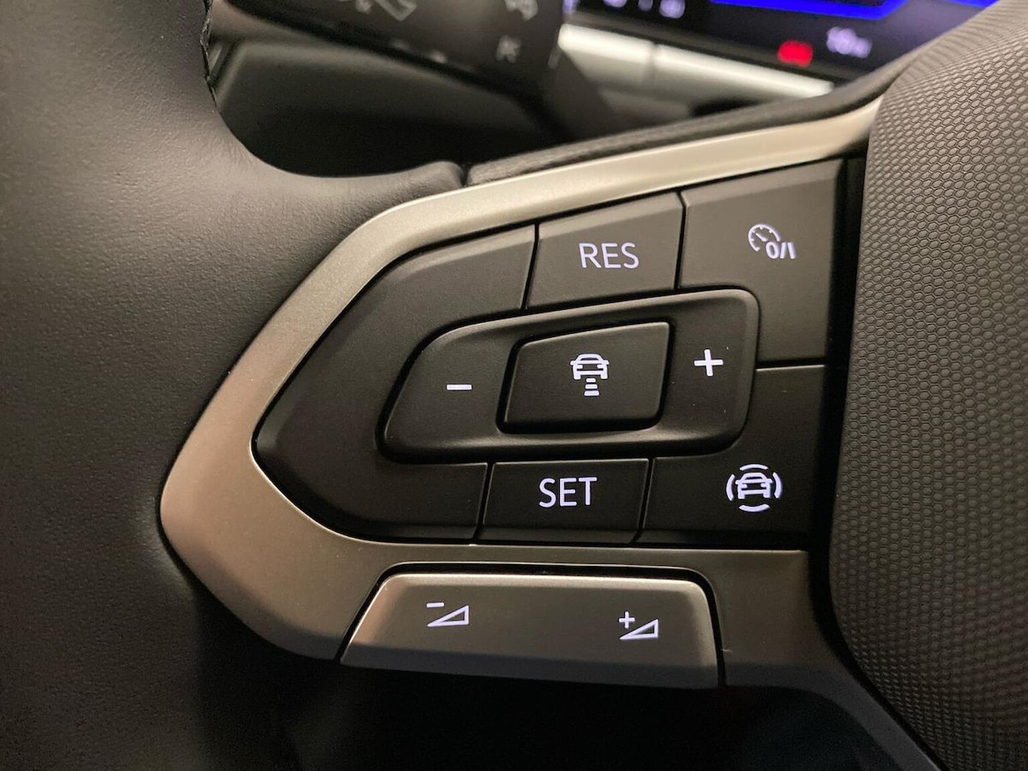 Used Volkswagen T-Roc 2025 for sale - 76193247: Photo 25