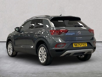 Used Volkswagen T-Roc 2025 for sale - 76193247: Photo 2