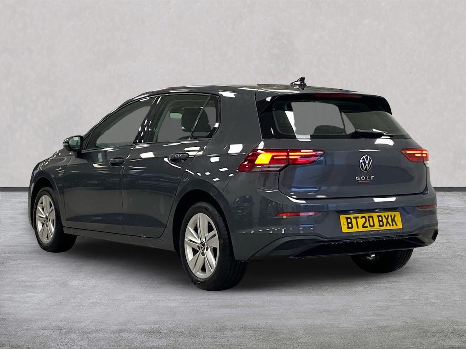 Used Volkswagen Golf 2020 for sale - 77056824: Photo 2