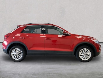 Used Volkswagen T-Roc 2023 for sale - 79371872: Photo