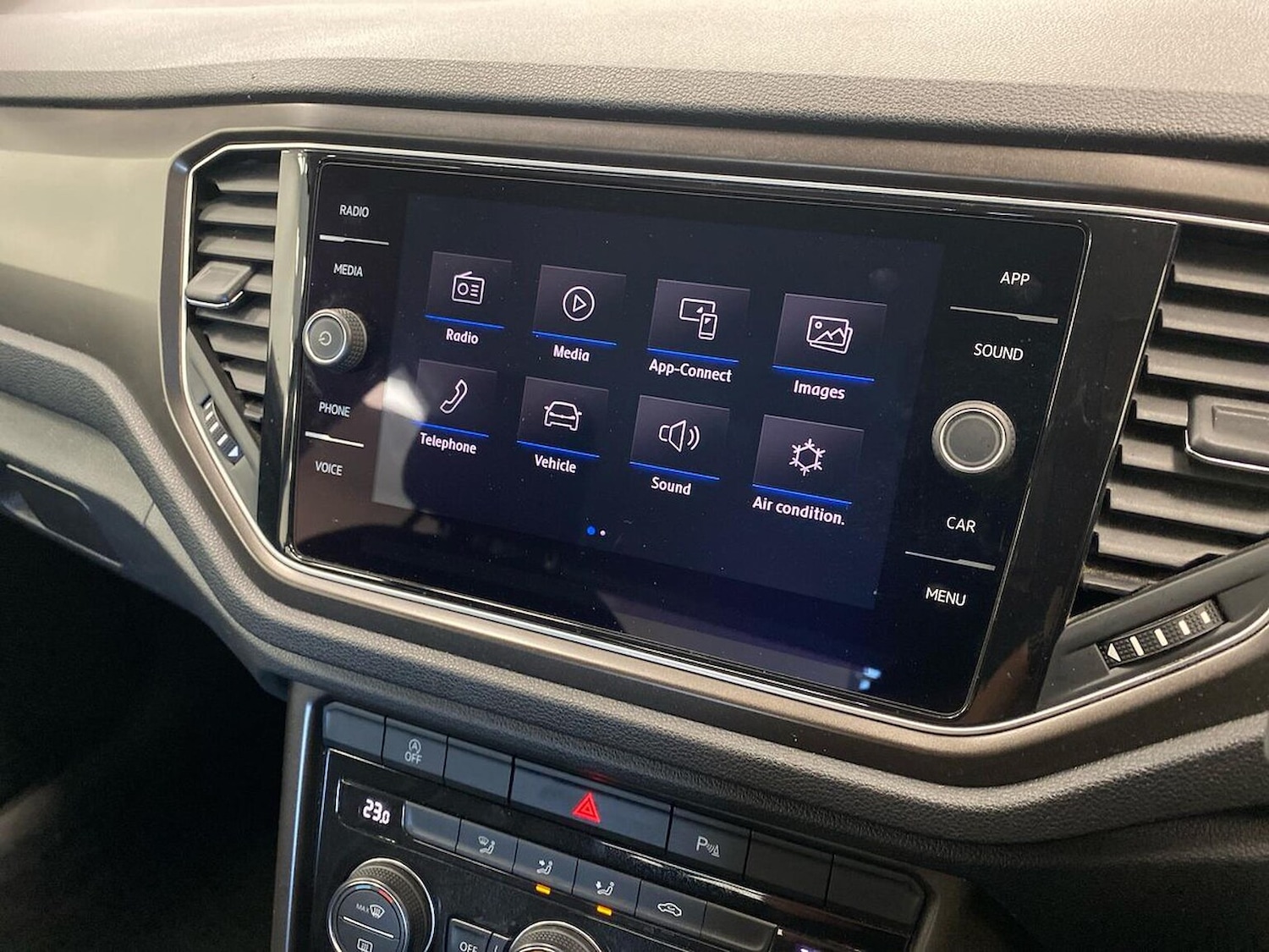 Used Volkswagen T-Roc 2018 for sale - 76403463: Photo 11