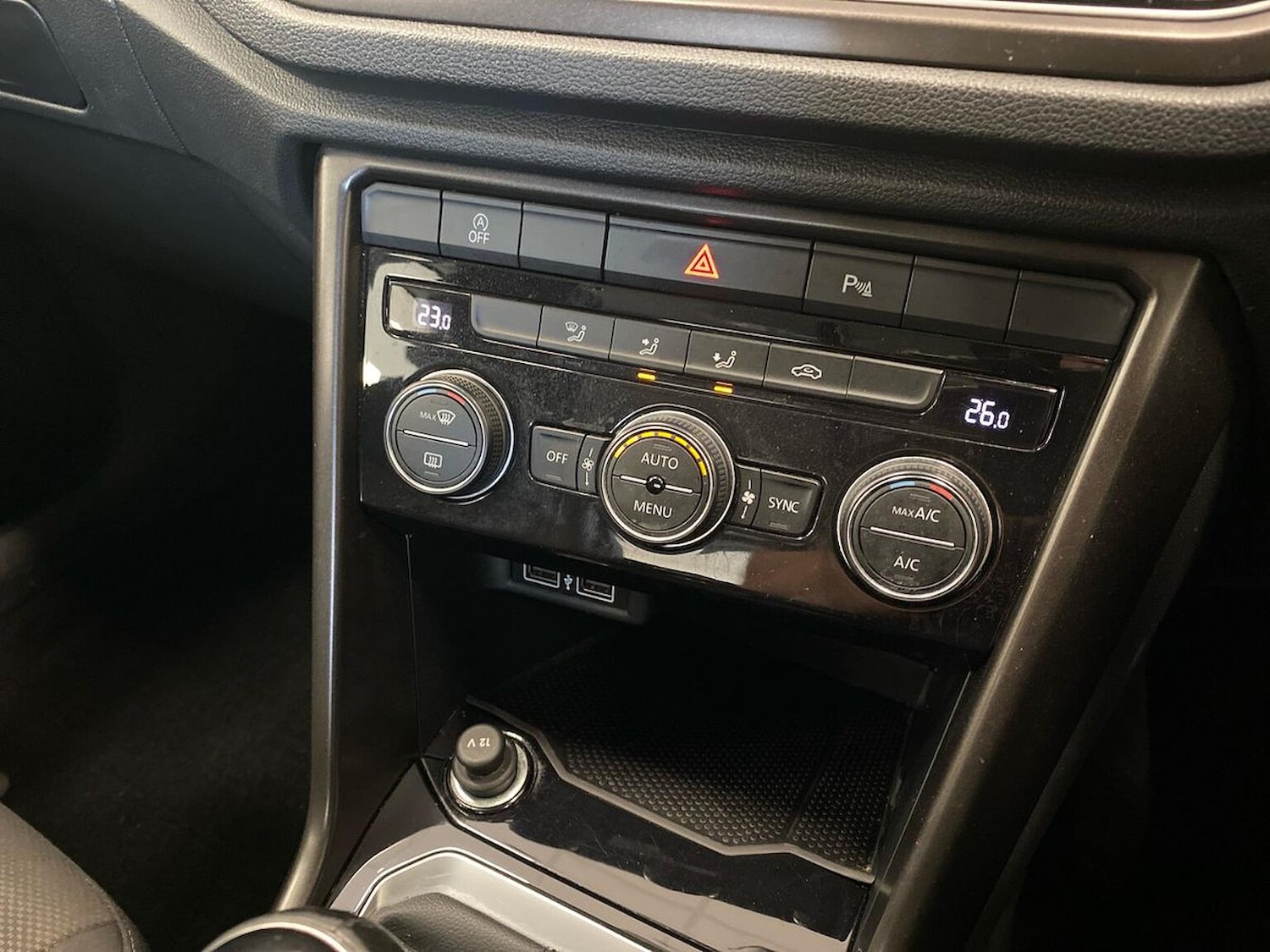 Used Volkswagen T-Roc 2018 for sale - 76403463: Photo 12