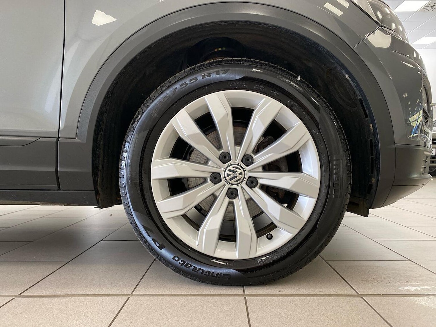 Used Volkswagen T-Roc 2018 for sale - 76403463: Photo 6