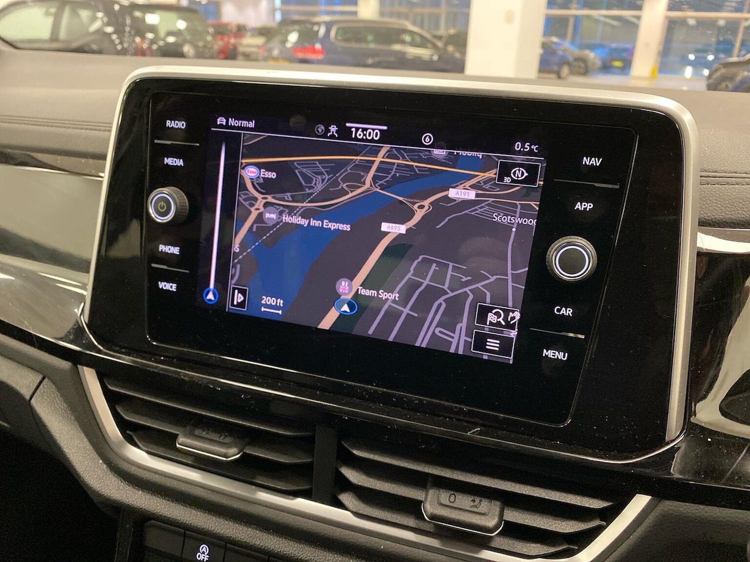 Used Volkswagen T-Roc 2022 for sale - 77555321: Photo 24