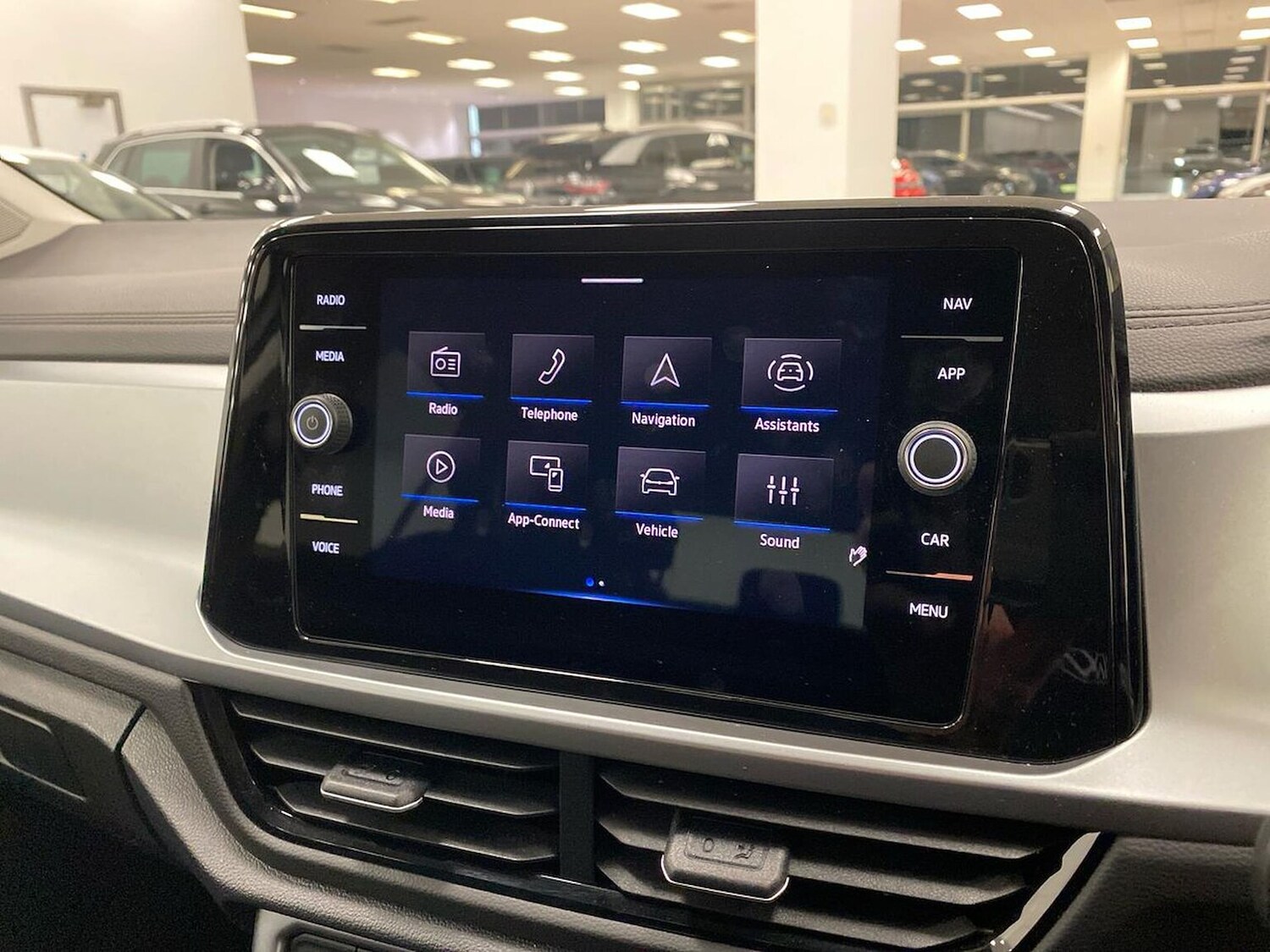 Used Volkswagen T-Roc 2025 for sale - 76663009: Photo 11