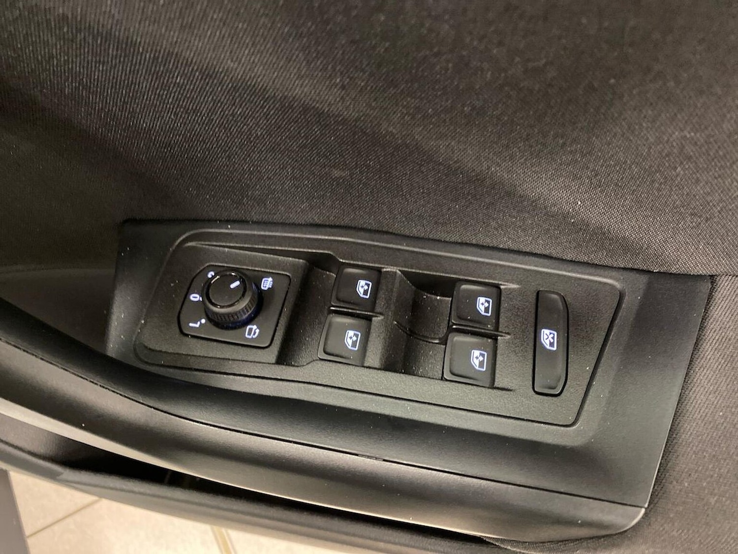 Used Volkswagen T-Roc 2025 for sale - 76663009: Photo 21