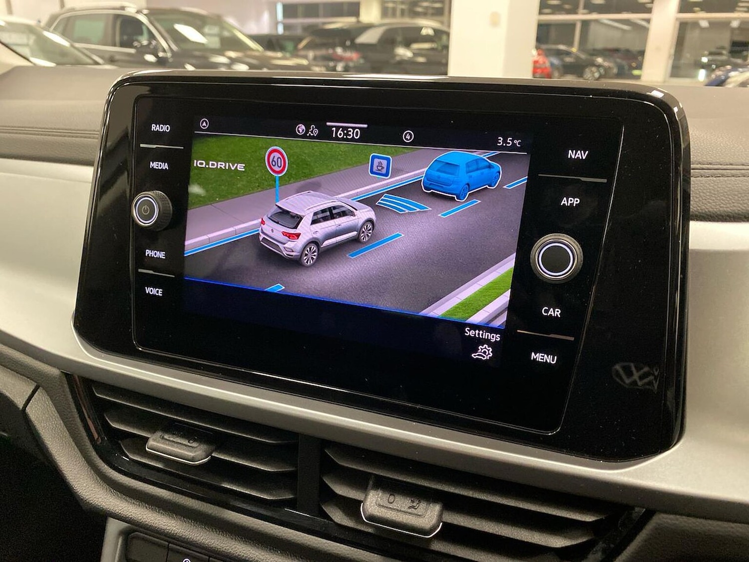 Used Volkswagen T-Roc 2025 for sale - 76663009: Photo 25