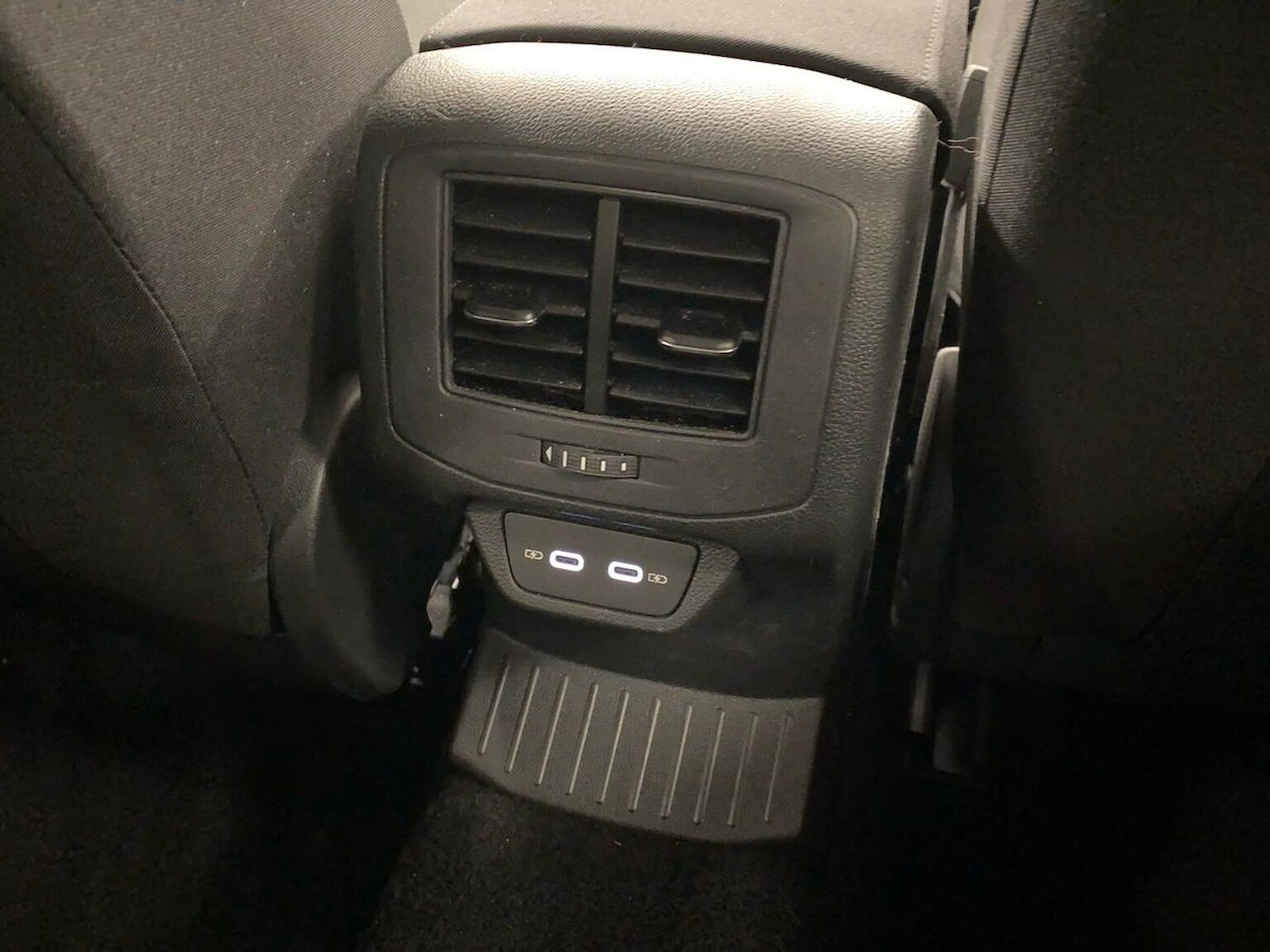 Used Volkswagen T-Roc 2025 for sale - 76663009: Photo 31