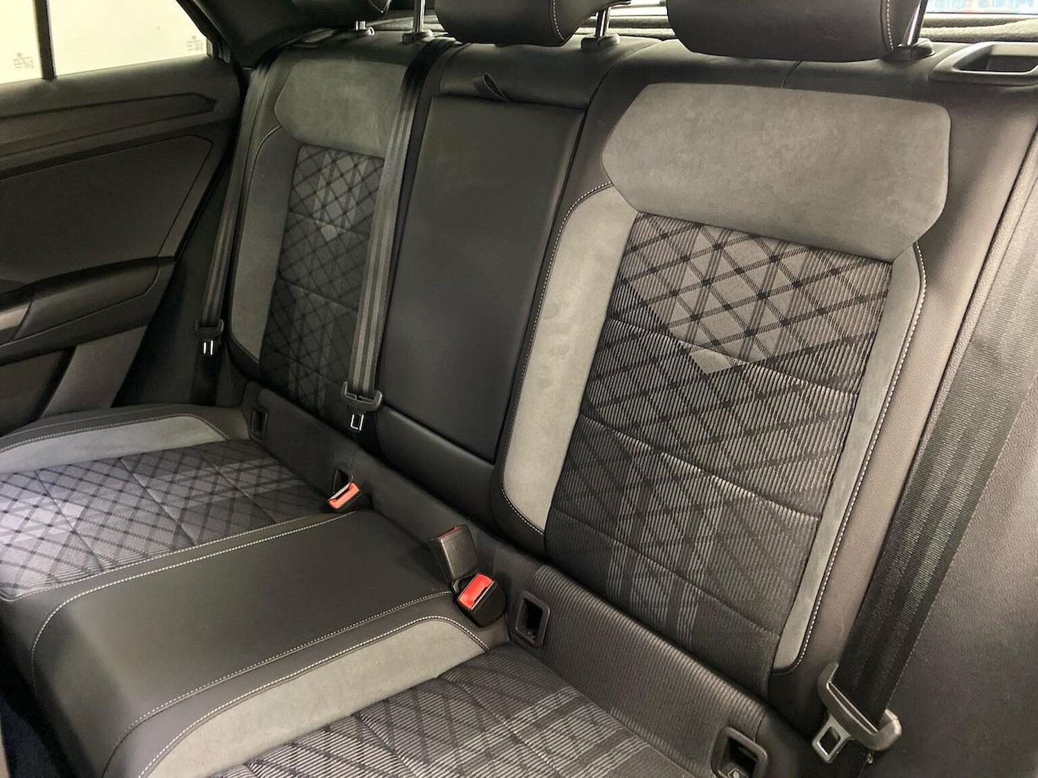 Used Volkswagen T-Roc 2022 for sale - 76682603: Photo 16