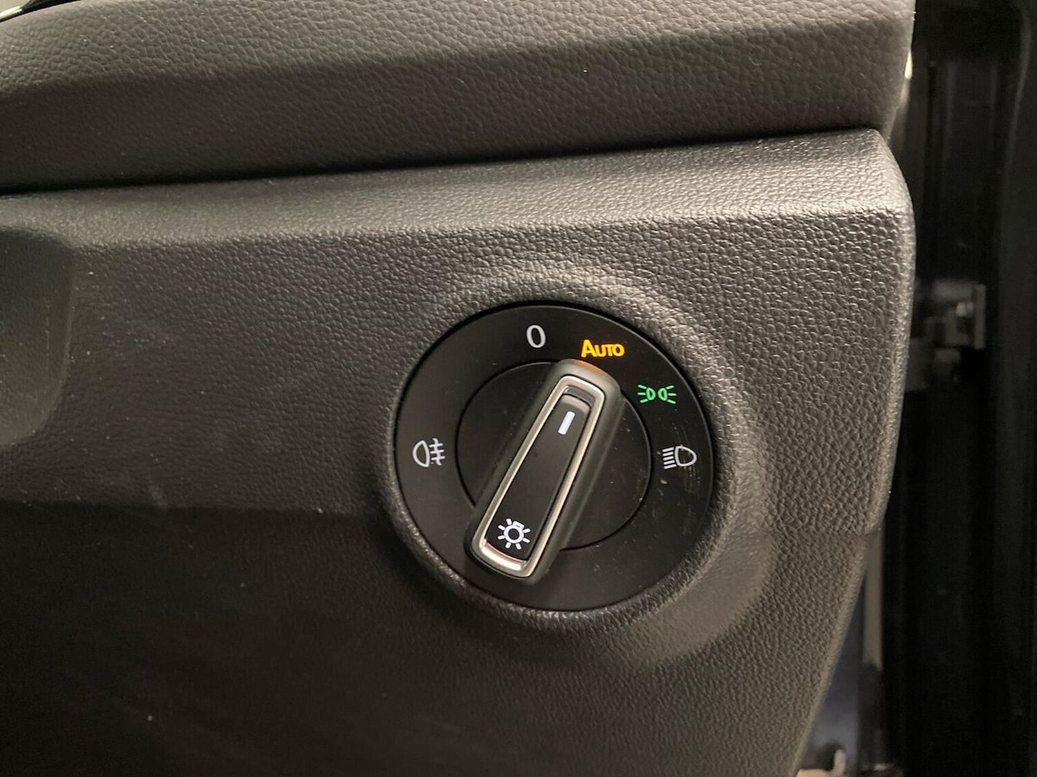 Used Volkswagen T-Roc 2022 for sale - 76682603: Photo 22