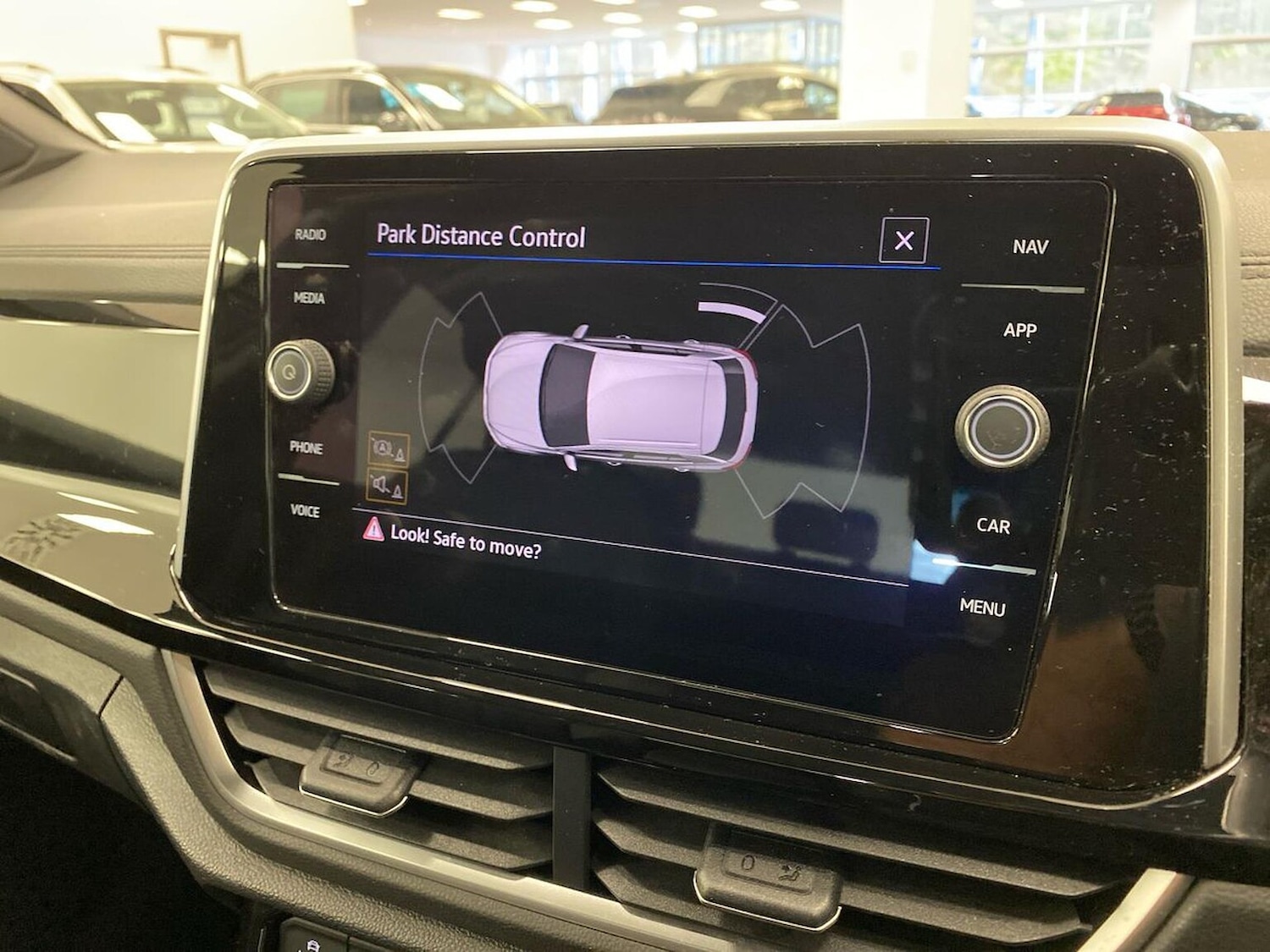 Used Volkswagen T-Roc 2022 for sale - 76682603: Photo 23