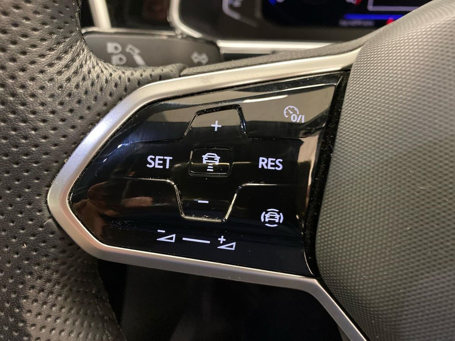 Used Volkswagen T-Roc 2022 for sale - 76682603: Photo 27