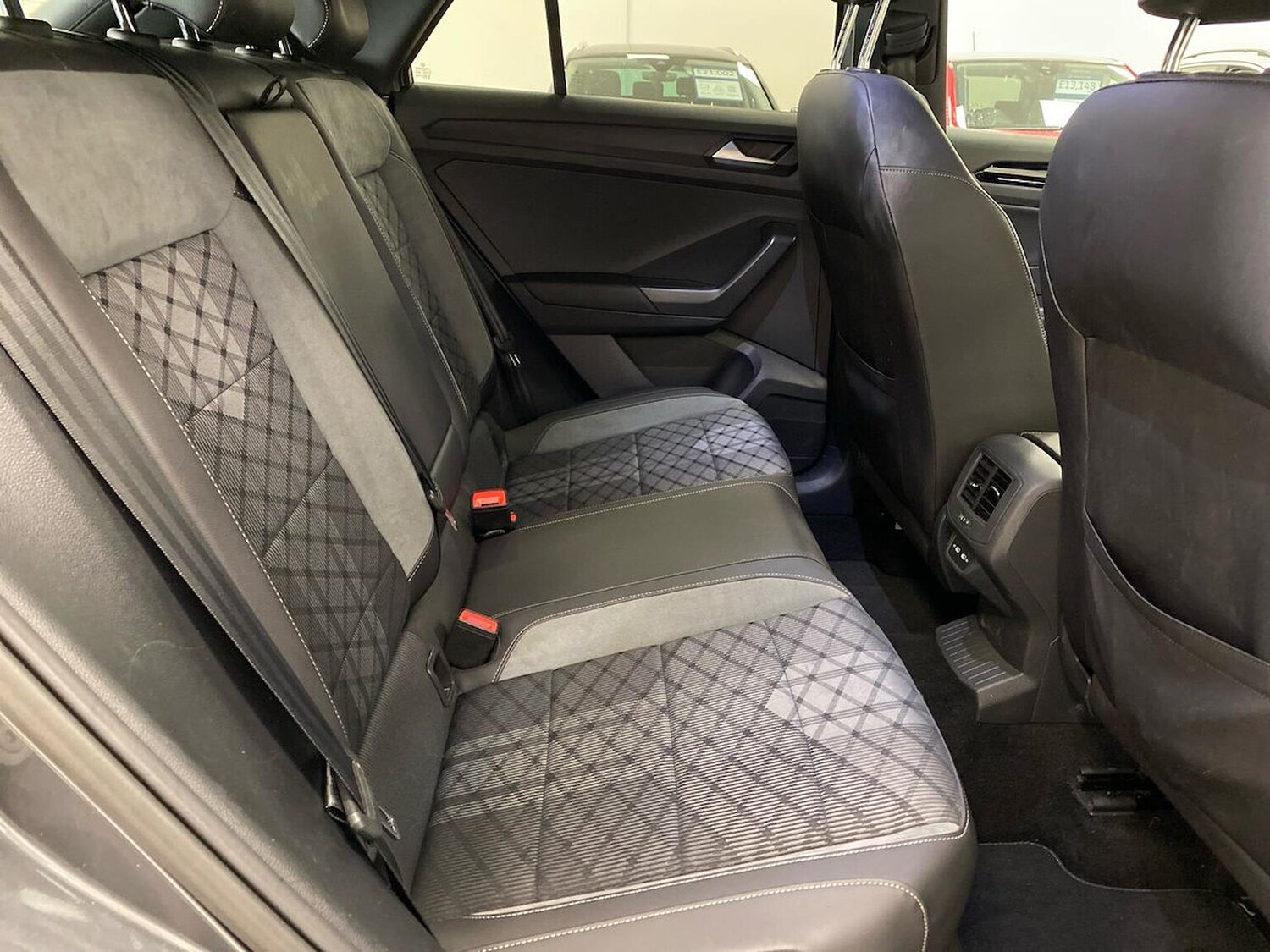 Used Volkswagen T-Roc 2022 for sale - 76682603: Photo 31