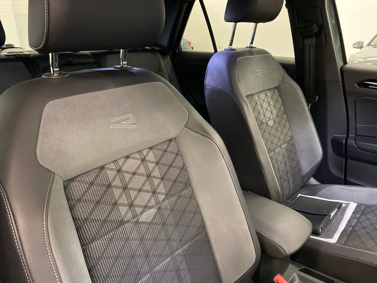 Used Volkswagen T-Roc 2022 for sale - 76682603: Photo 37