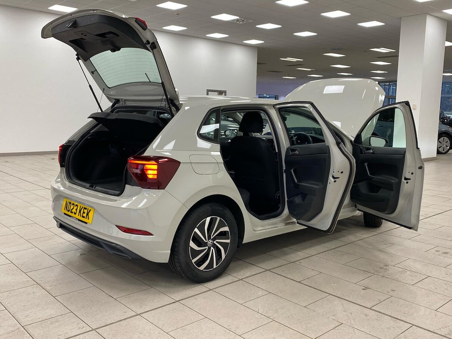 Used Volkswagen Polo 2023 for sale - 77759323: Photo 39