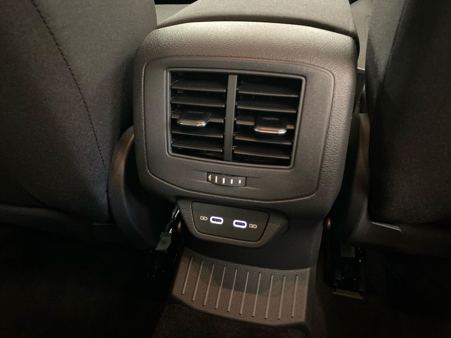 Used Volkswagen T-Roc 2025 for sale - 77487425: Photo 31