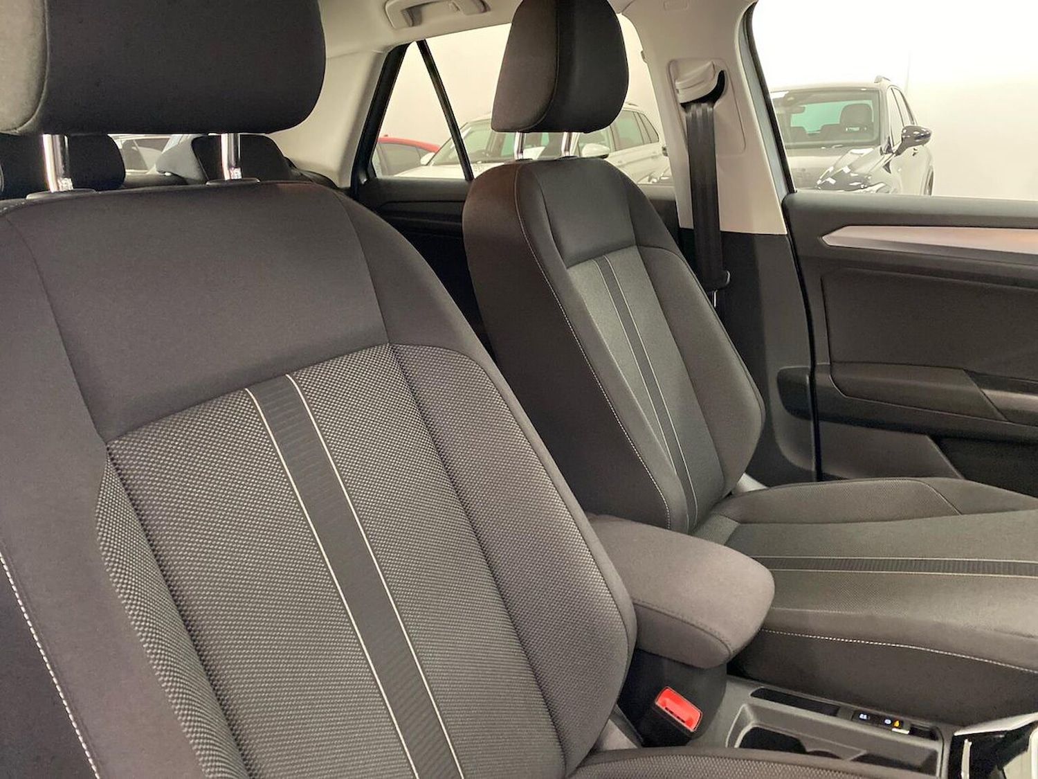 Used Volkswagen T-Roc 2025 for sale - 77487425: Photo 32