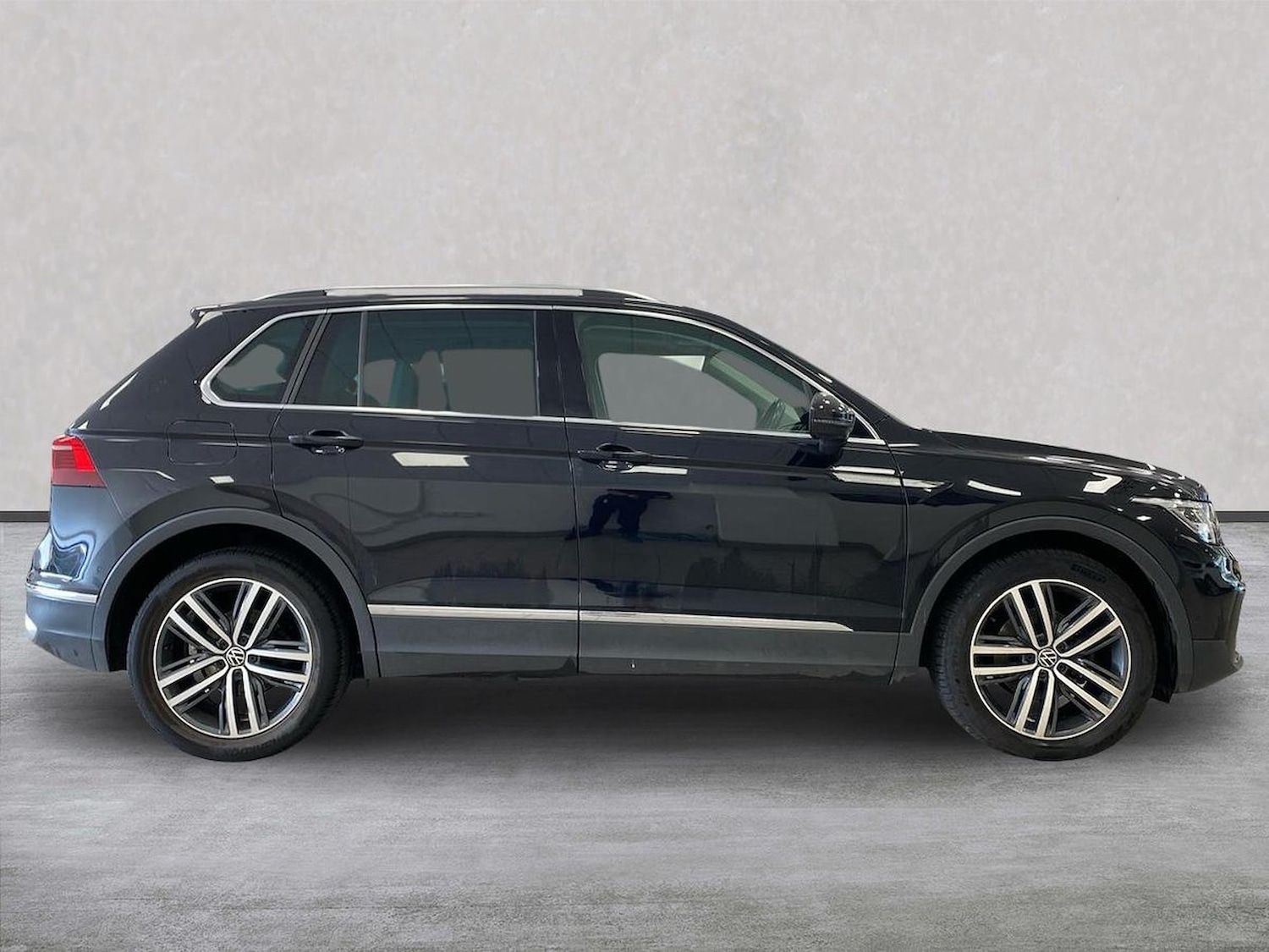 Used Volkswagen Tiguan 2022 for sale - 78194618: Photo 3