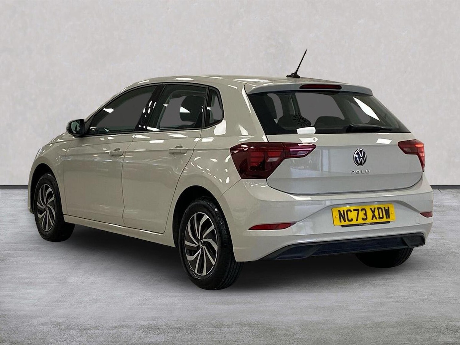 Used Volkswagen Polo 2023 for sale - 76554274: Photo 2