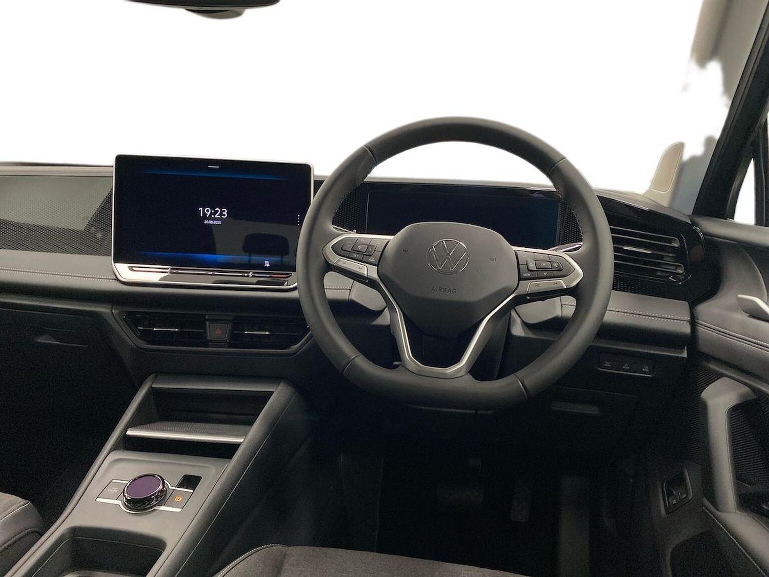 Used Volkswagen Tiguan 2025 for sale - 76566507: Photo 9