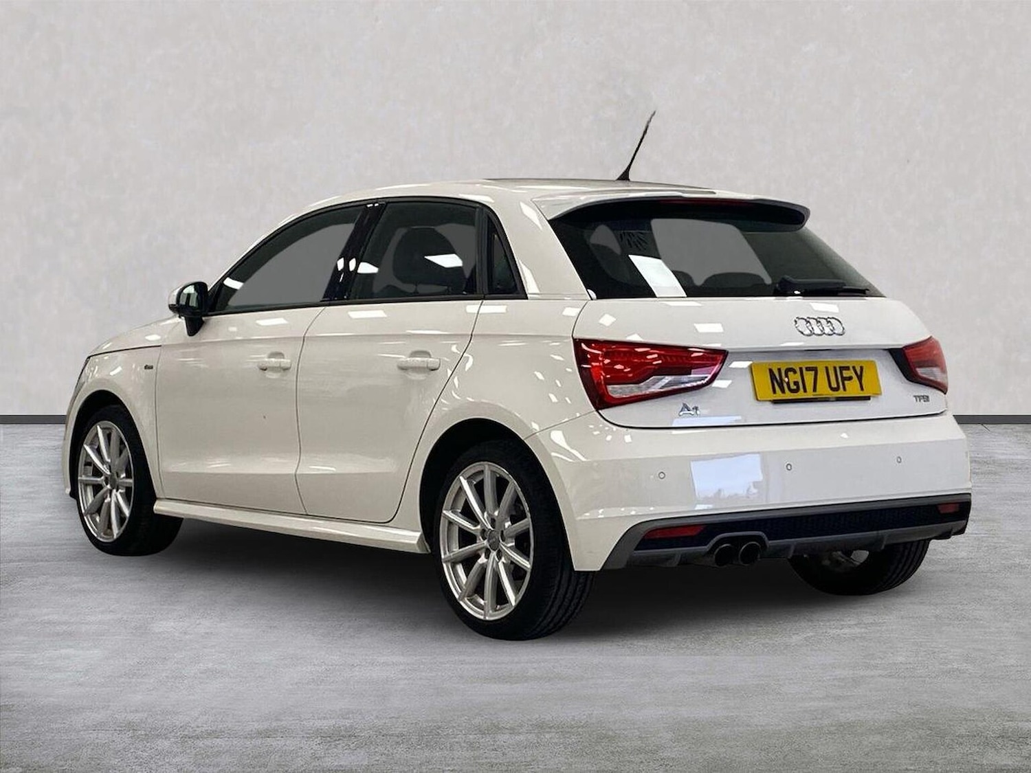 Used Audi A1 2017 for sale - 76763398: Photo 2