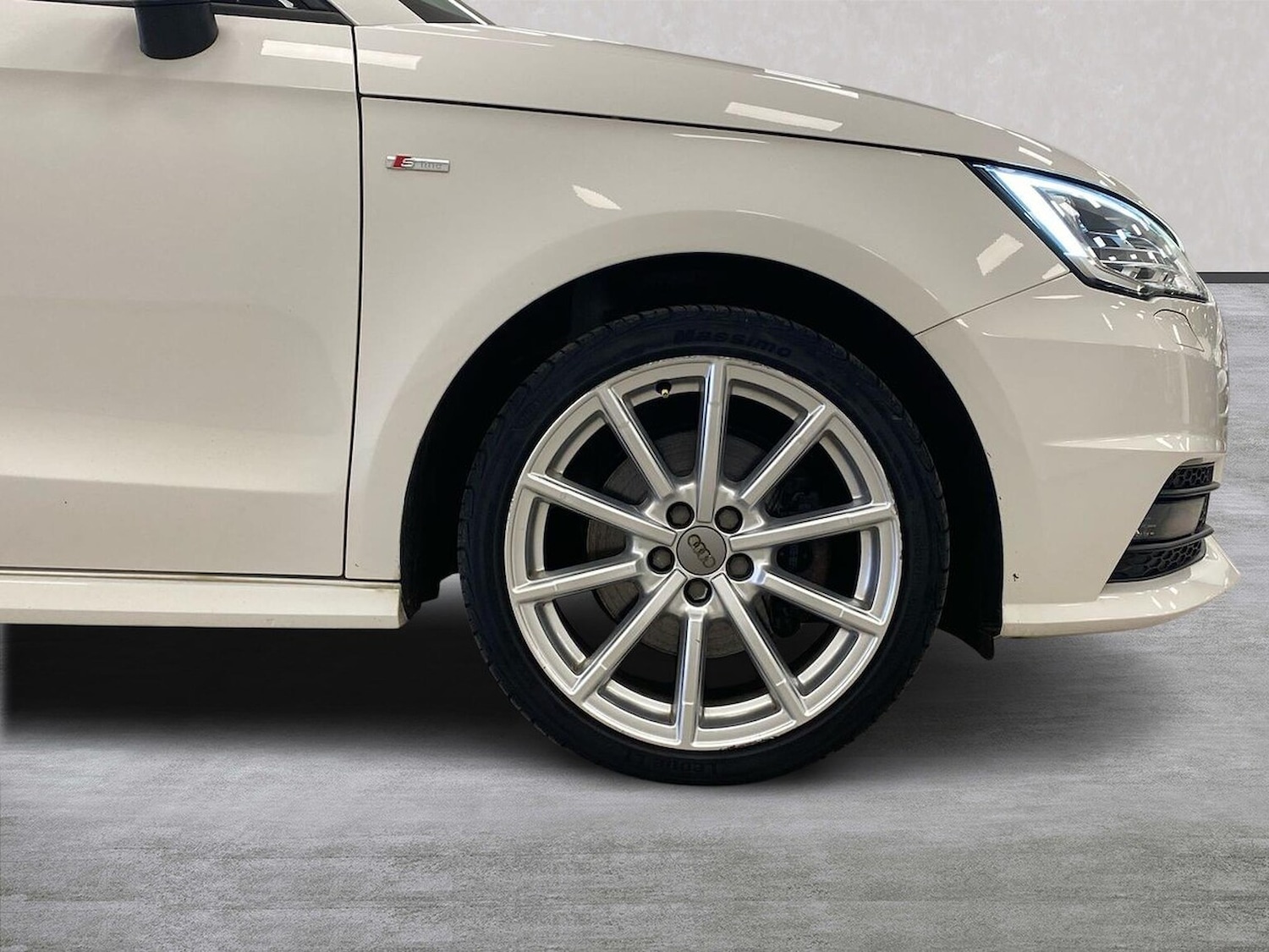 Used Audi A1 2017 for sale - 76763398: Photo 6