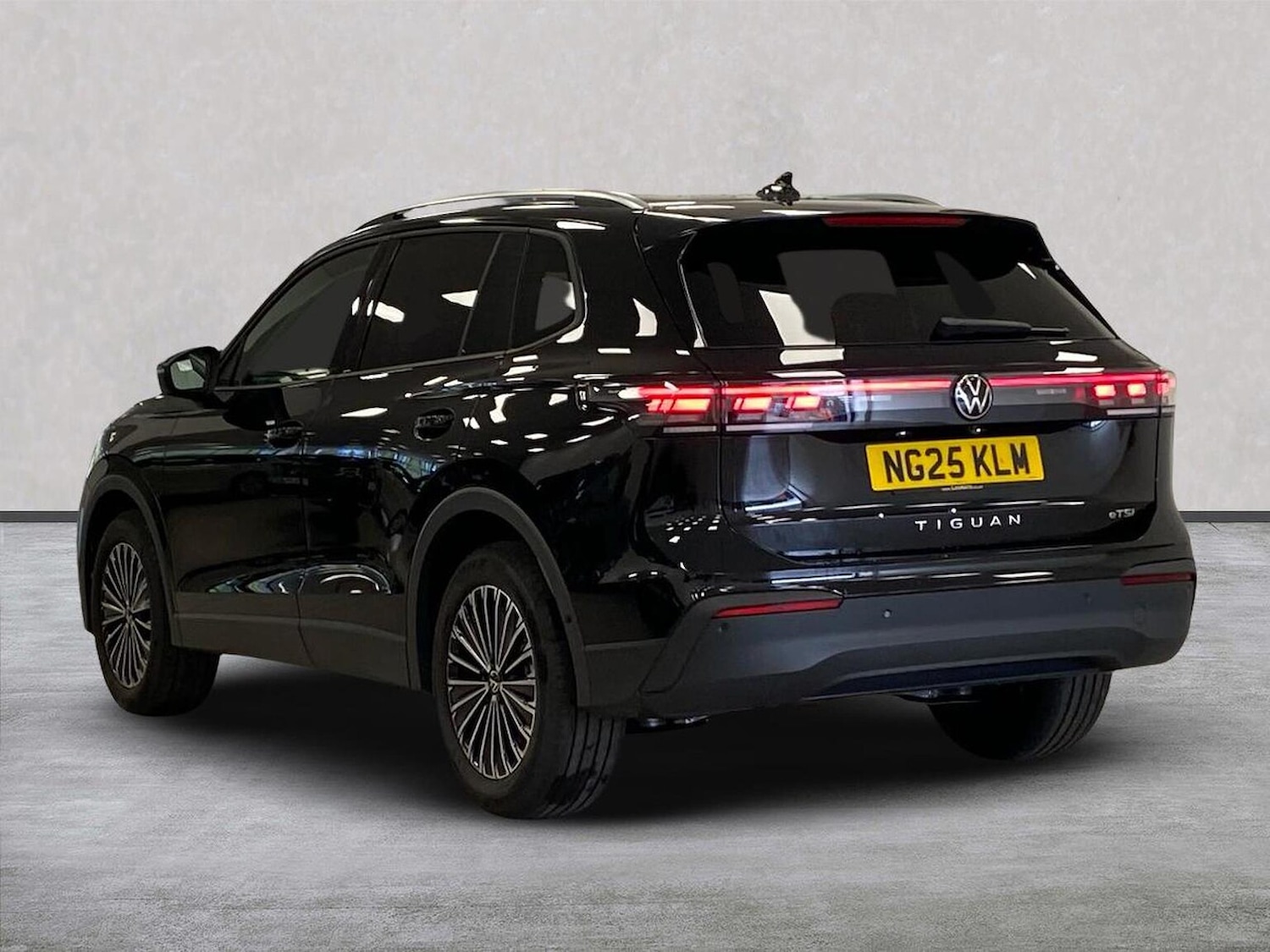 Used Volkswagen Tiguan 2025 for sale - 76011086: Photo 2