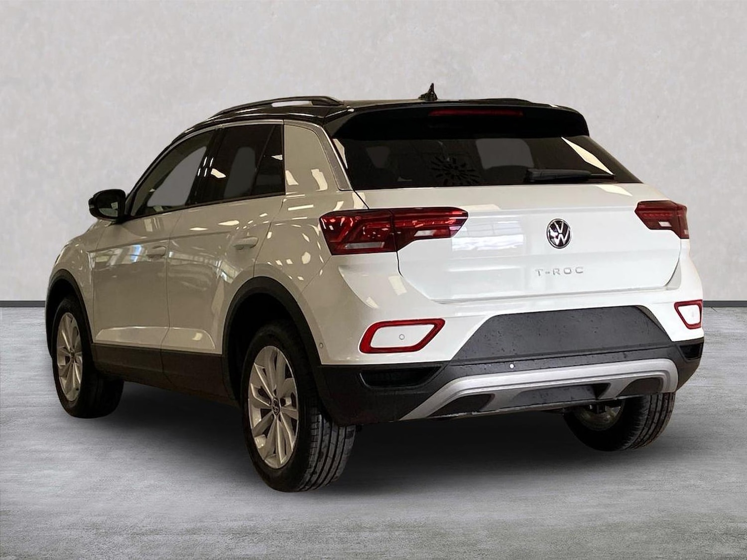 Used Volkswagen T-Roc 2026 for sale - 78194597: Photo 2