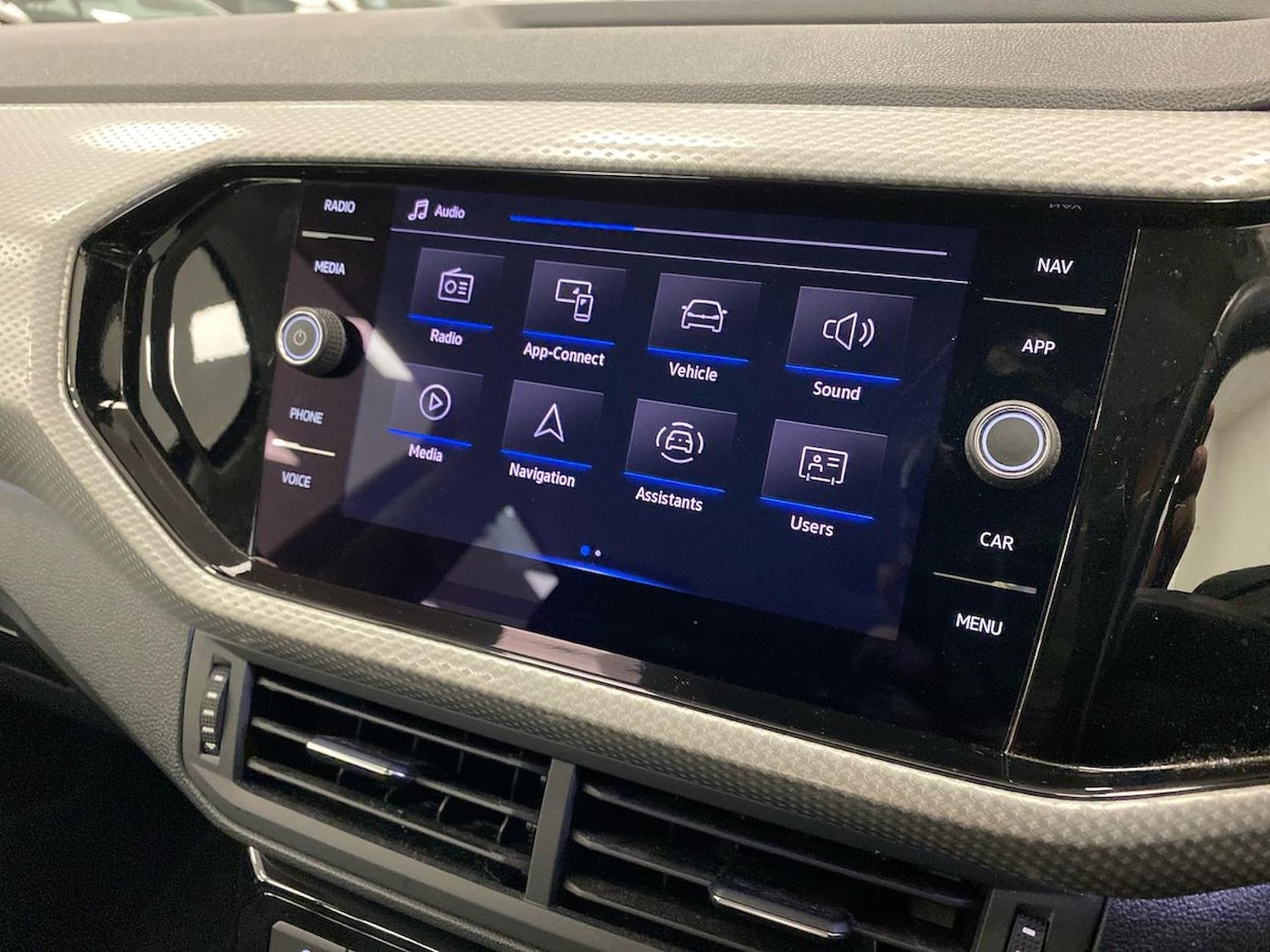 Used Volkswagen T-Cross 2023 for sale - 76492386: Photo 11