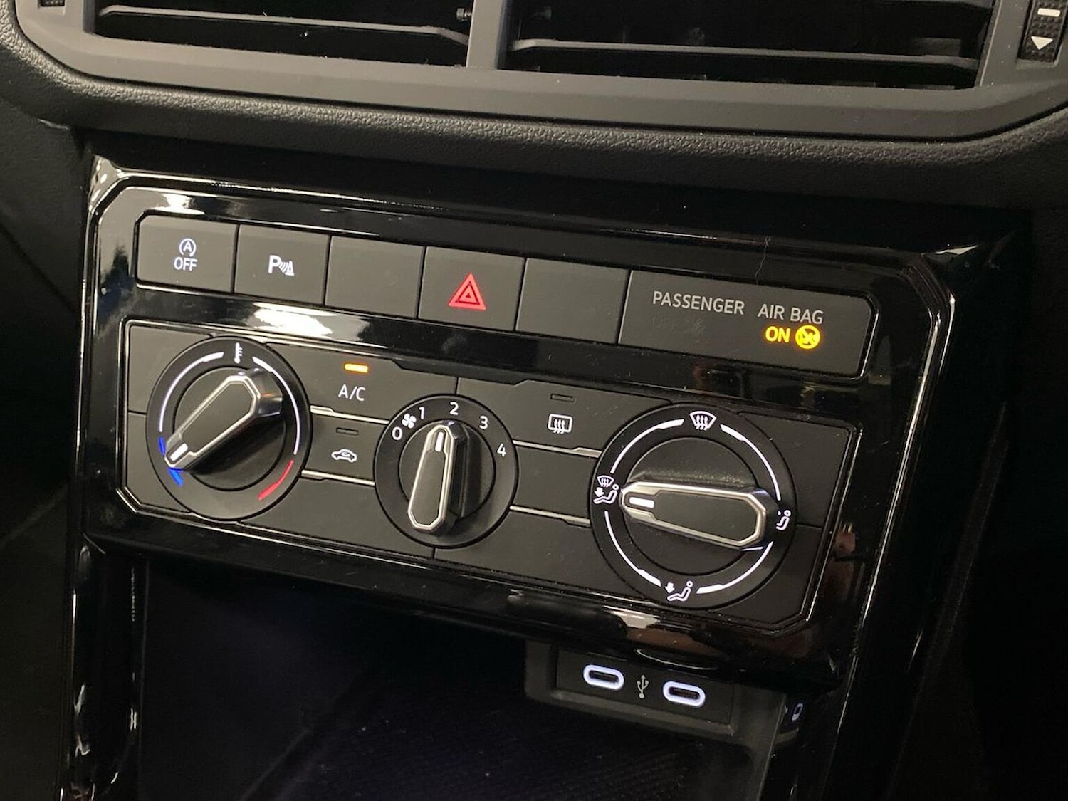 Used Volkswagen T-Cross 2023 for sale - 76492386: Photo 12