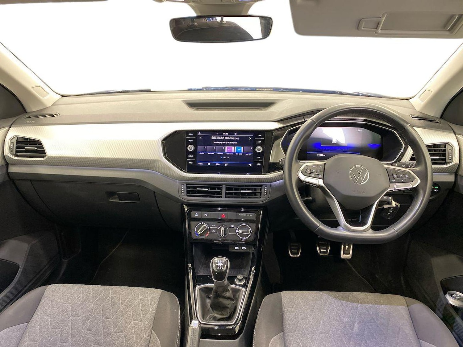 Used Volkswagen T-Cross 2023 for sale - 76492386: Photo 8