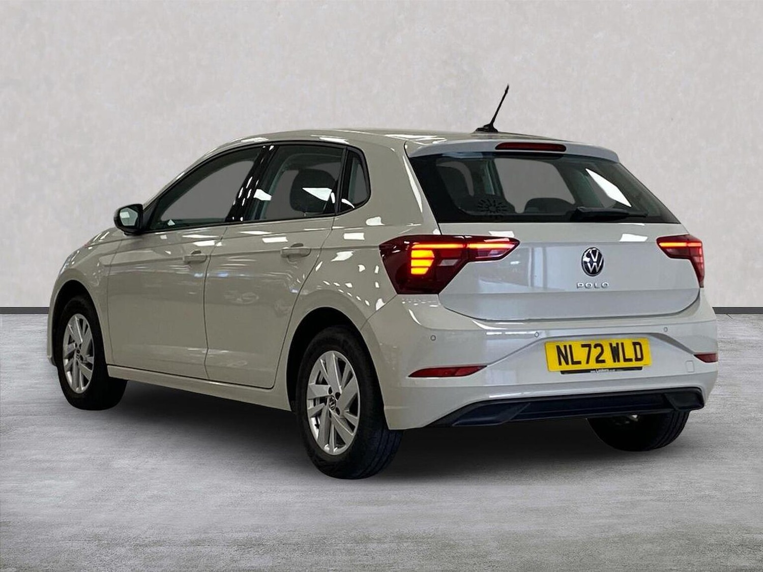 Used Volkswagen Polo 2022 for sale - 76605543: Photo 2