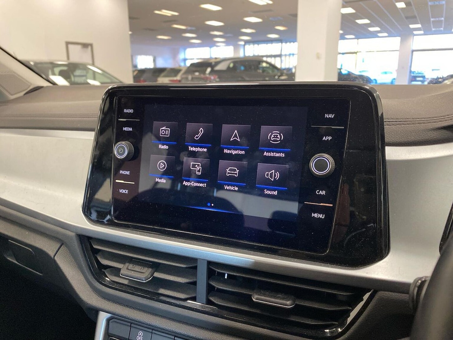 Used Volkswagen T-Roc 2022 for sale - 76897123: Photo 11