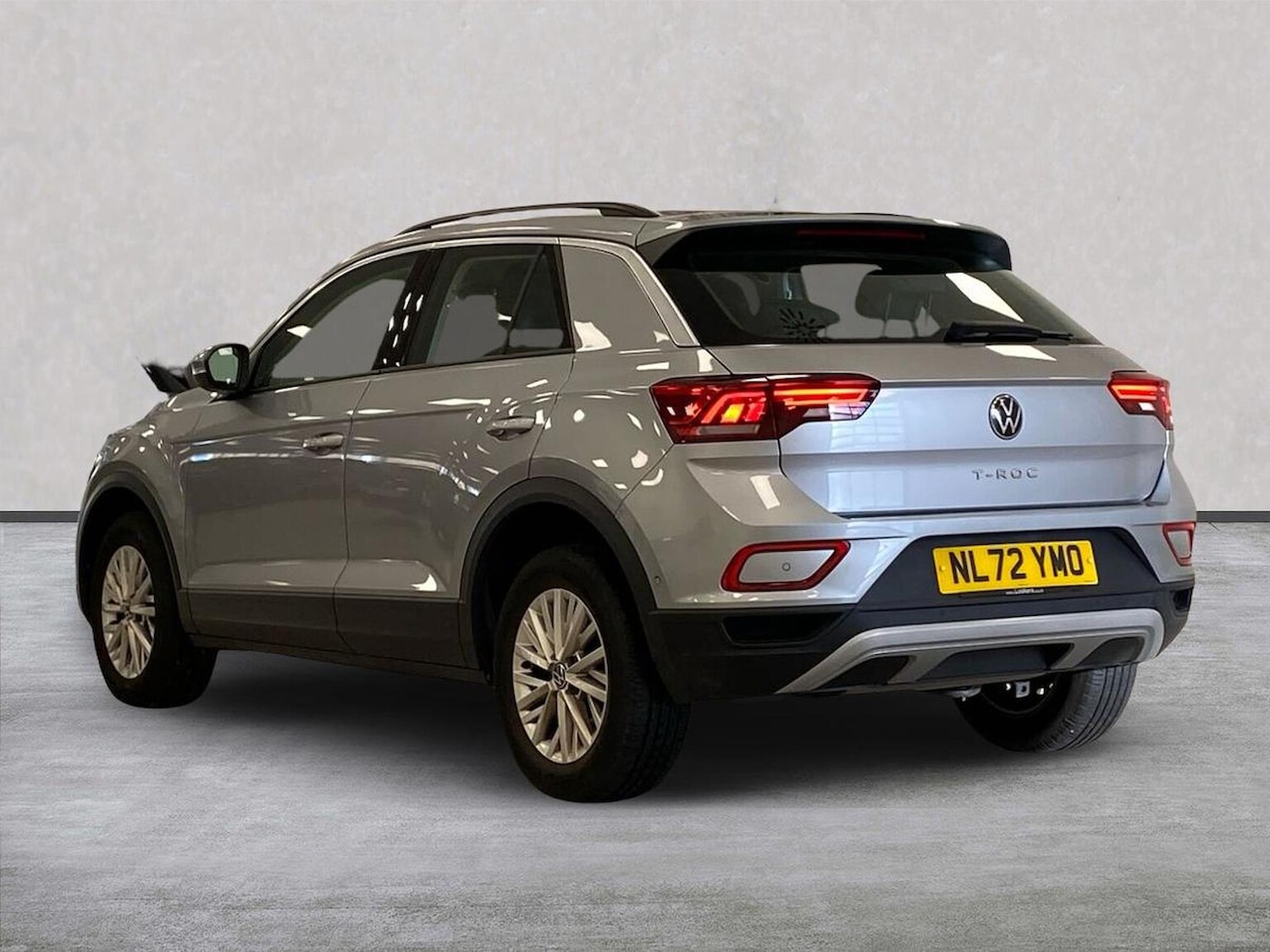 Used Volkswagen T-Roc 2022 for sale - 76897123: Photo 2